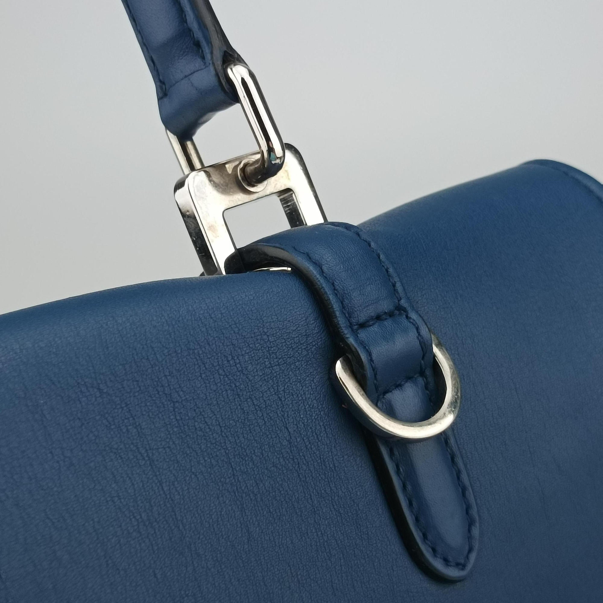 Half Flap Double Turn Lock Blue SAFFIANO Leather BN2821 117 Fハーフフラップダブルターンロック ブルー サフィアーノレザー BN2821 117 F