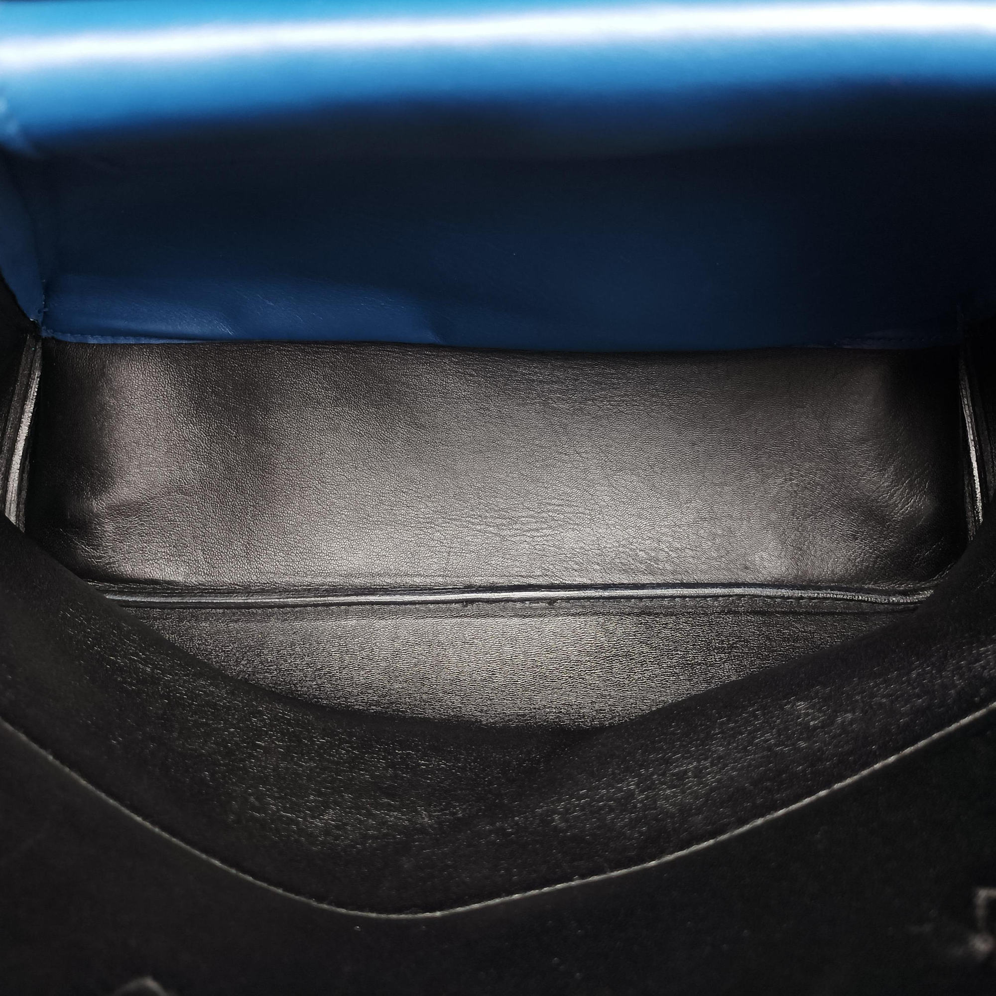 Half Flap Double Turn Lock Blue SAFFIANO Leather BN2821 117 Fハーフフラップダブルターンロック ブルー サフィアーノレザー BN2821 117 F