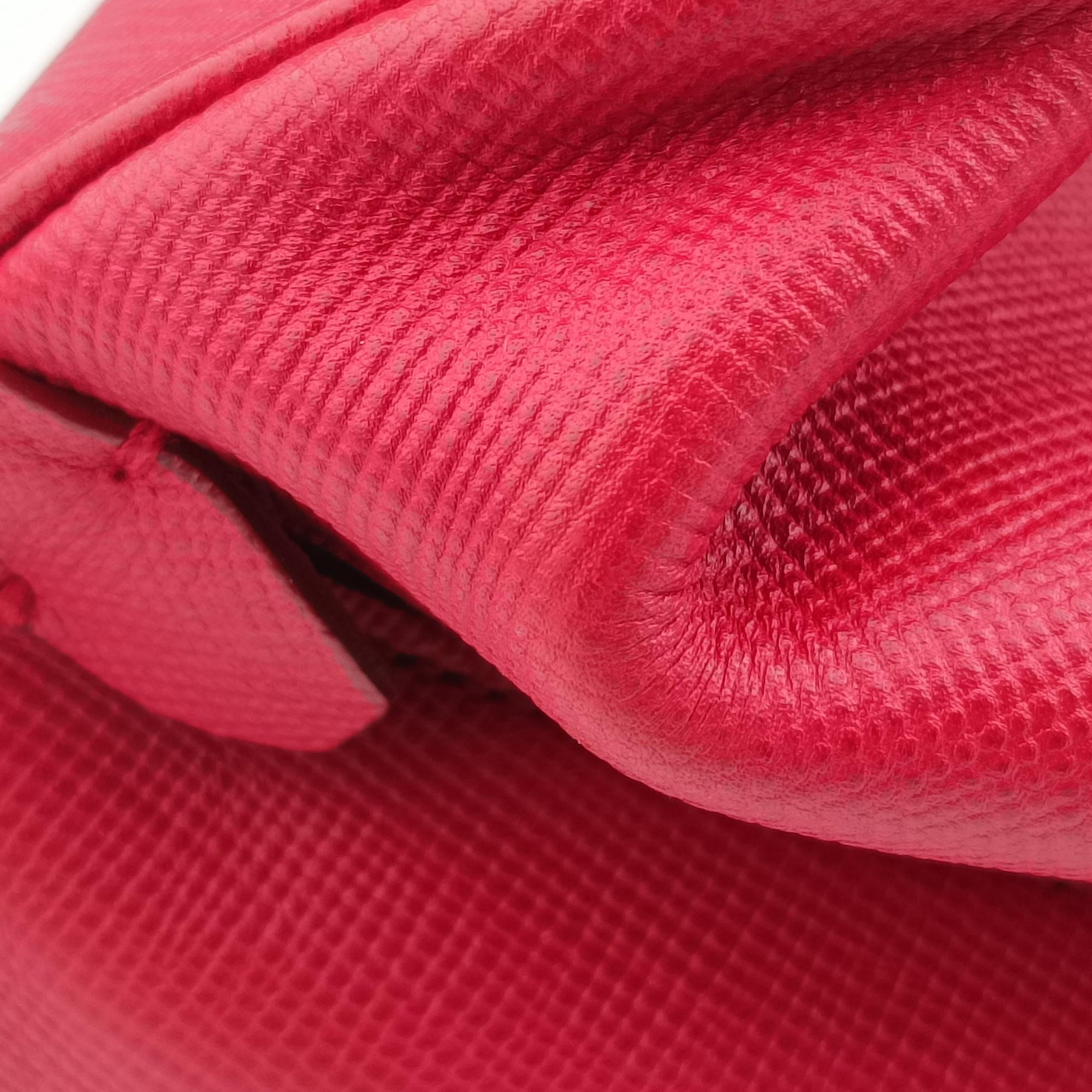 Open Promenade Red SAFFIANO Leather BN2553 180オープン プロムナード レッド サフィアーノレザー BN2553 180