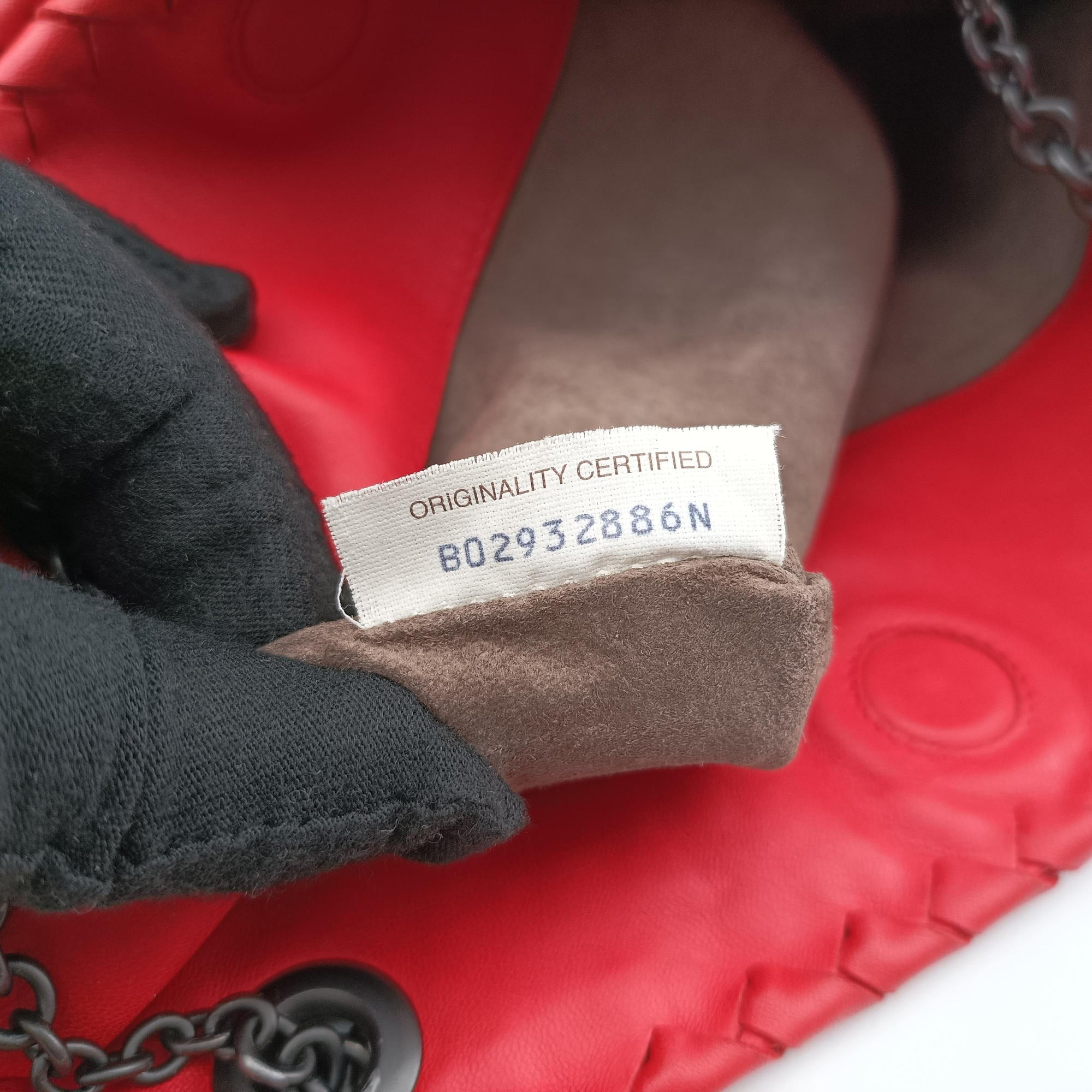 Duo Intrecciato Red lambskin B02932886Nデュオ イントレチャート レッド ラムスキン B02932886N