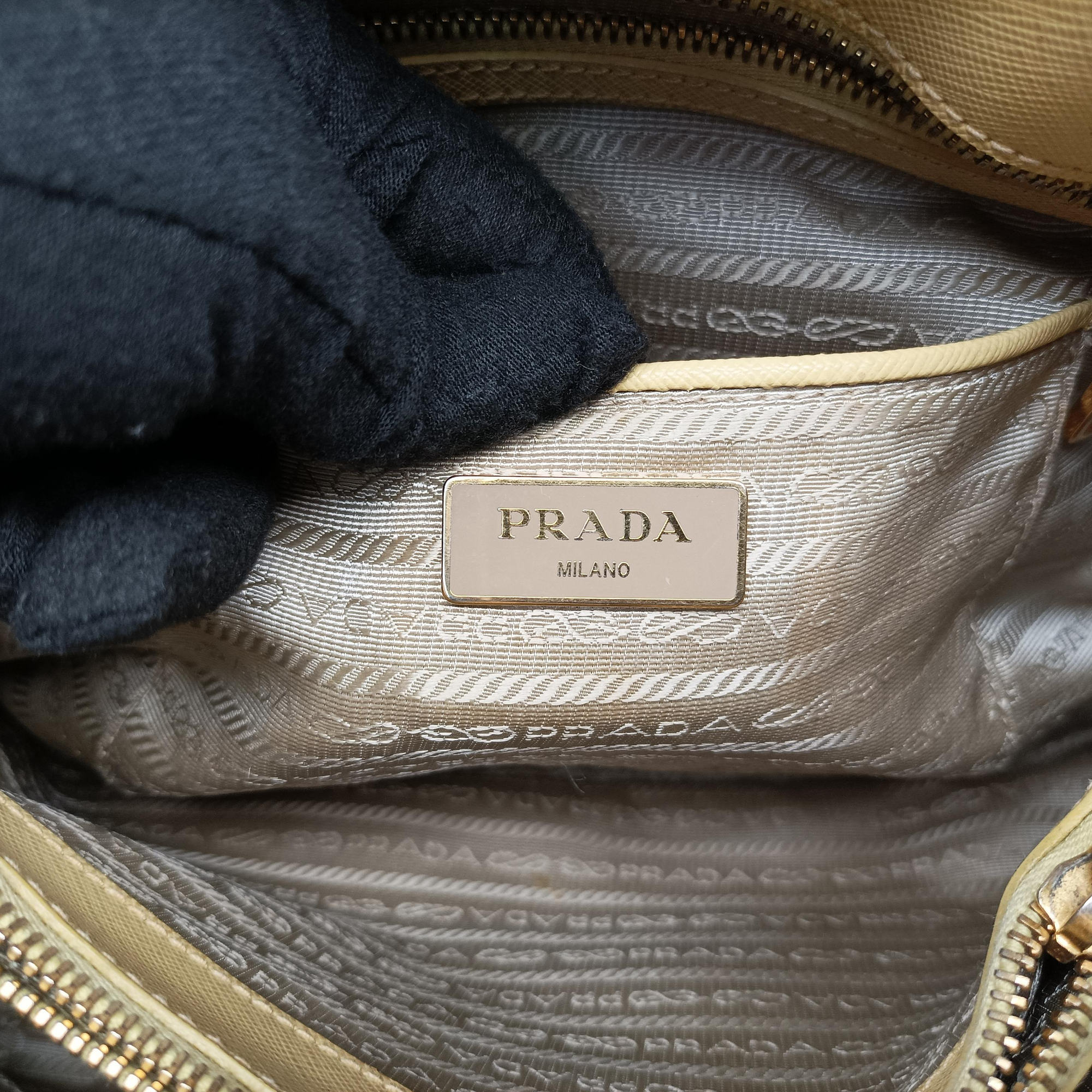 Promenade Yellow SAFFIANO Leather BN2567 180プロムナード イエロー サフィアーノレザー BN2567 180