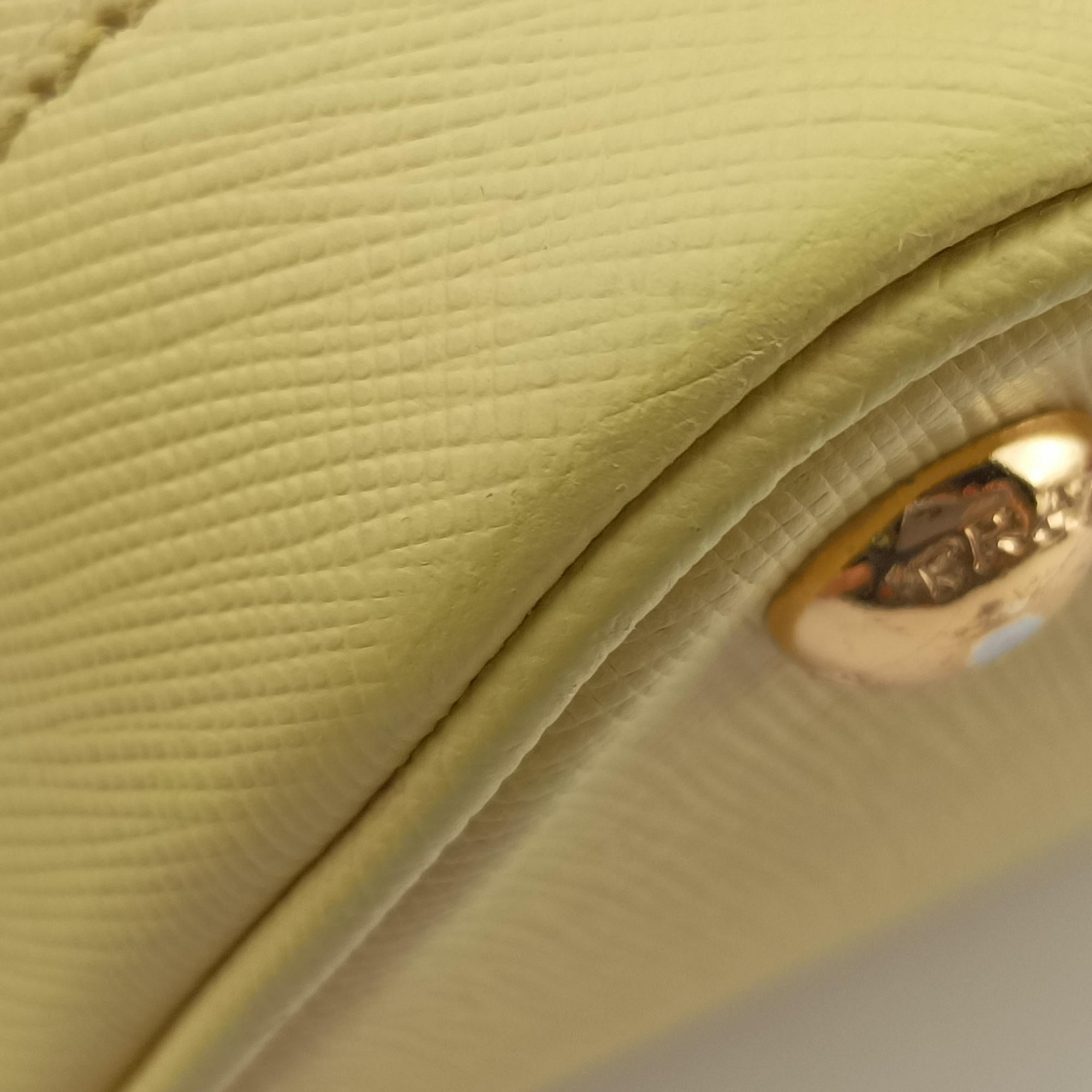 Promenade Yellow SAFFIANO Leather BN2567 180プロムナード イエロー サフィアーノレザー BN2567 180