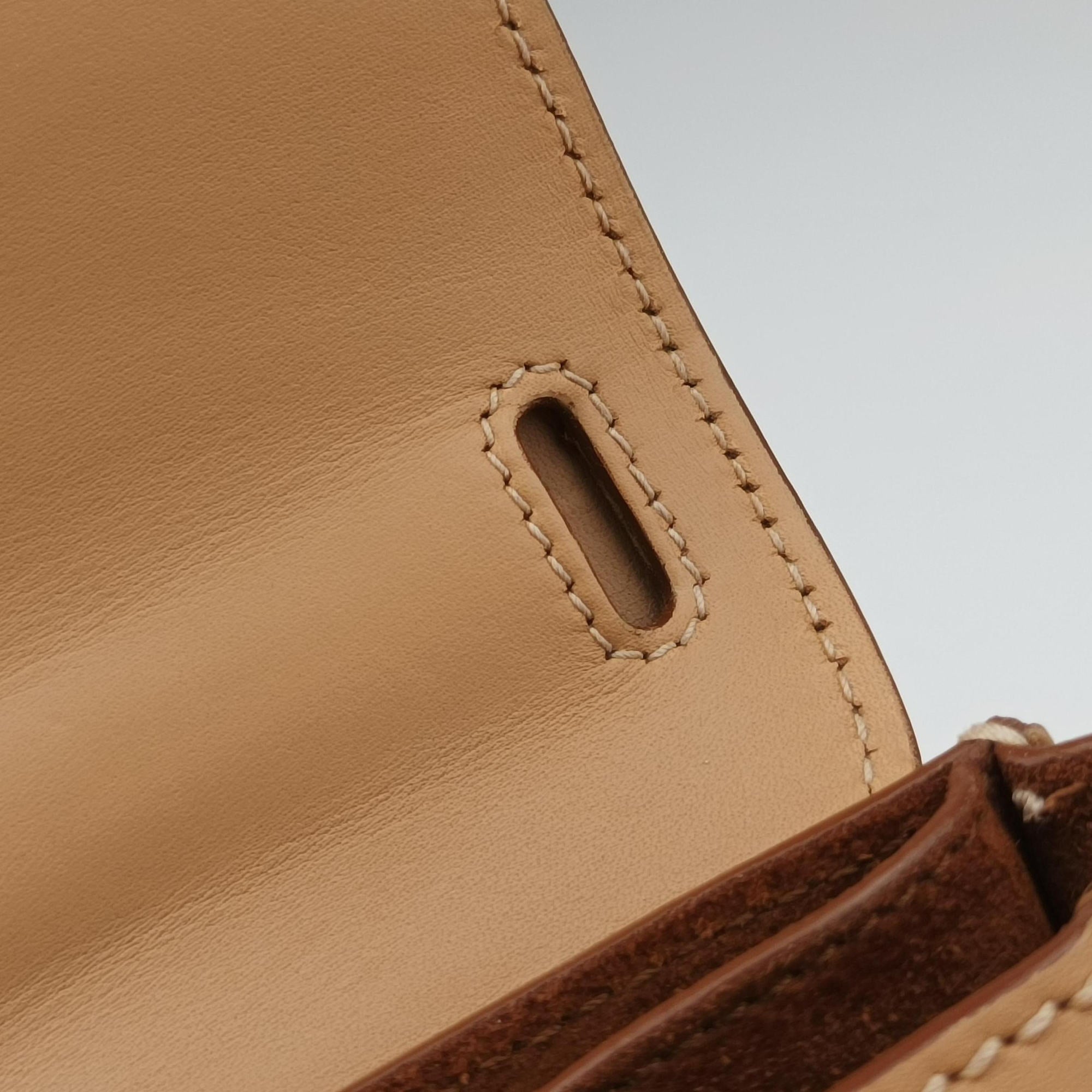 KAIA Beige Leather 619740 FLY619740.0220カイア スモール ベージュ レザー 619740 FLY619740.0220