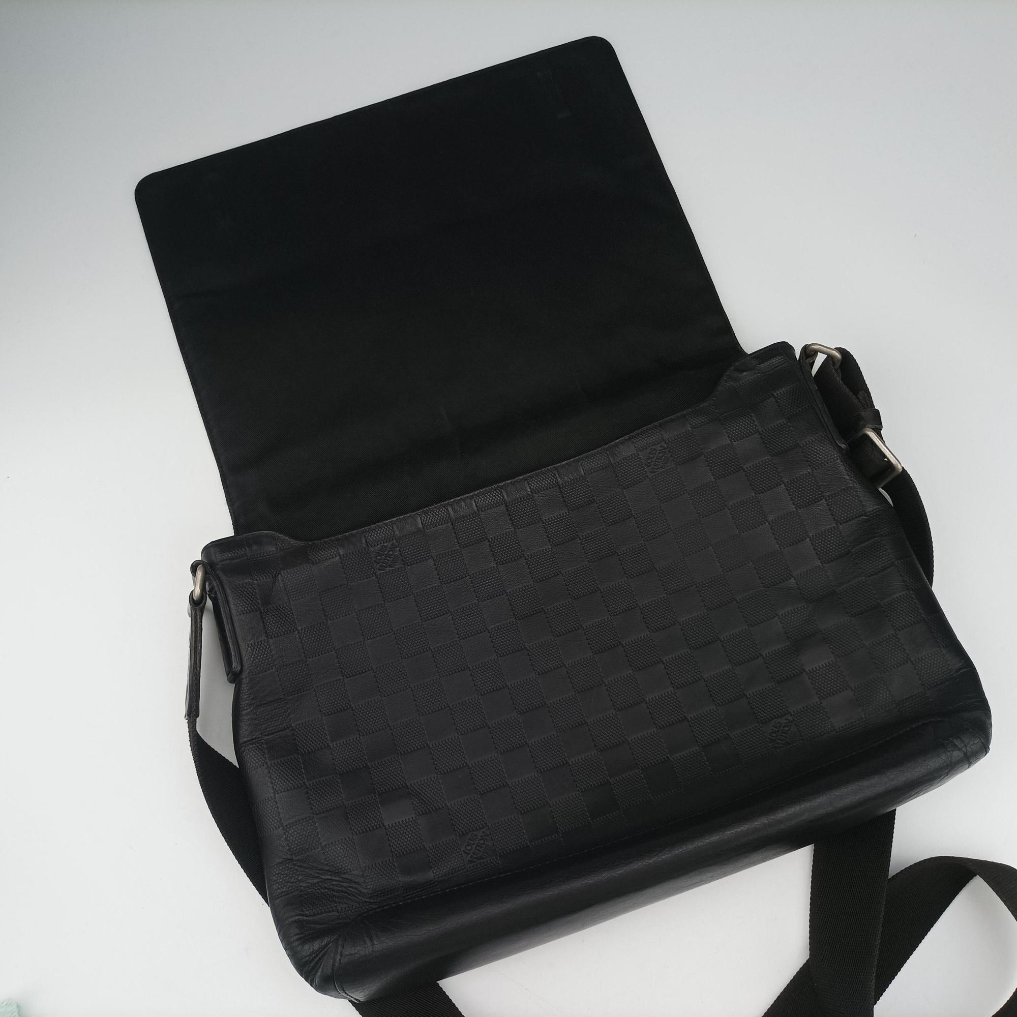 District MM Noir Damier Infini N41284 CA0167ディストリクトMM ノワール ダミエ・アンフィニ N41284 CA0167
