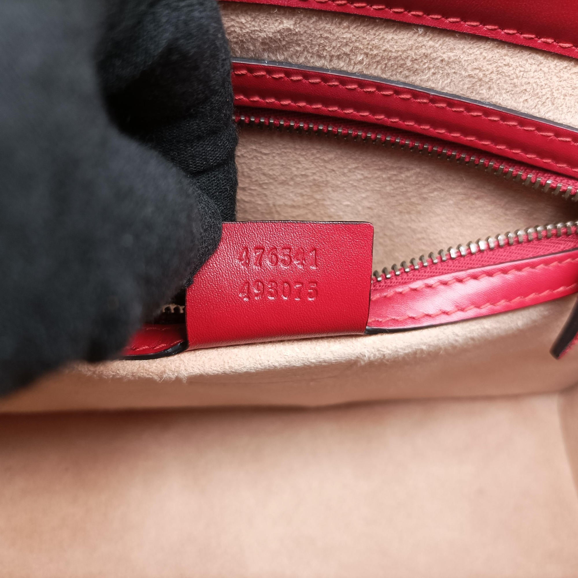 Queen Margaret White×Red×Blue×Pink Leather 476541 D023995575クイーン マーガレット ホワイト×レッド×ブルー×ピンク レザー 476541 D023995575