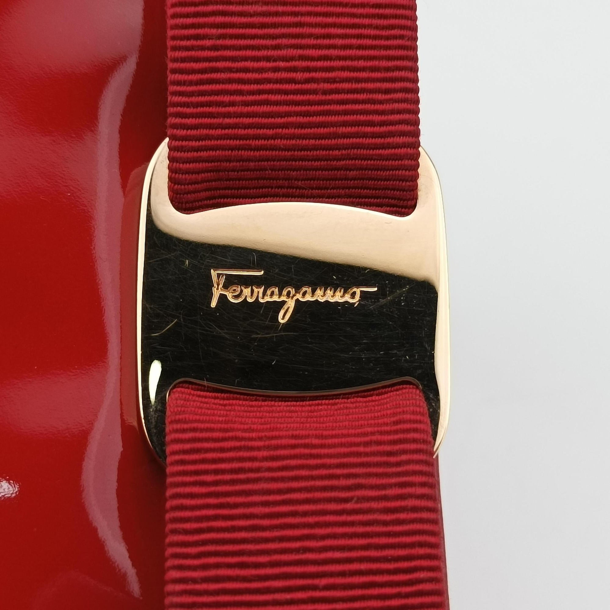 Vara Bow Red Patent Leather RN136180843ヴァラ リボン レッド パテントレザー RN136180843