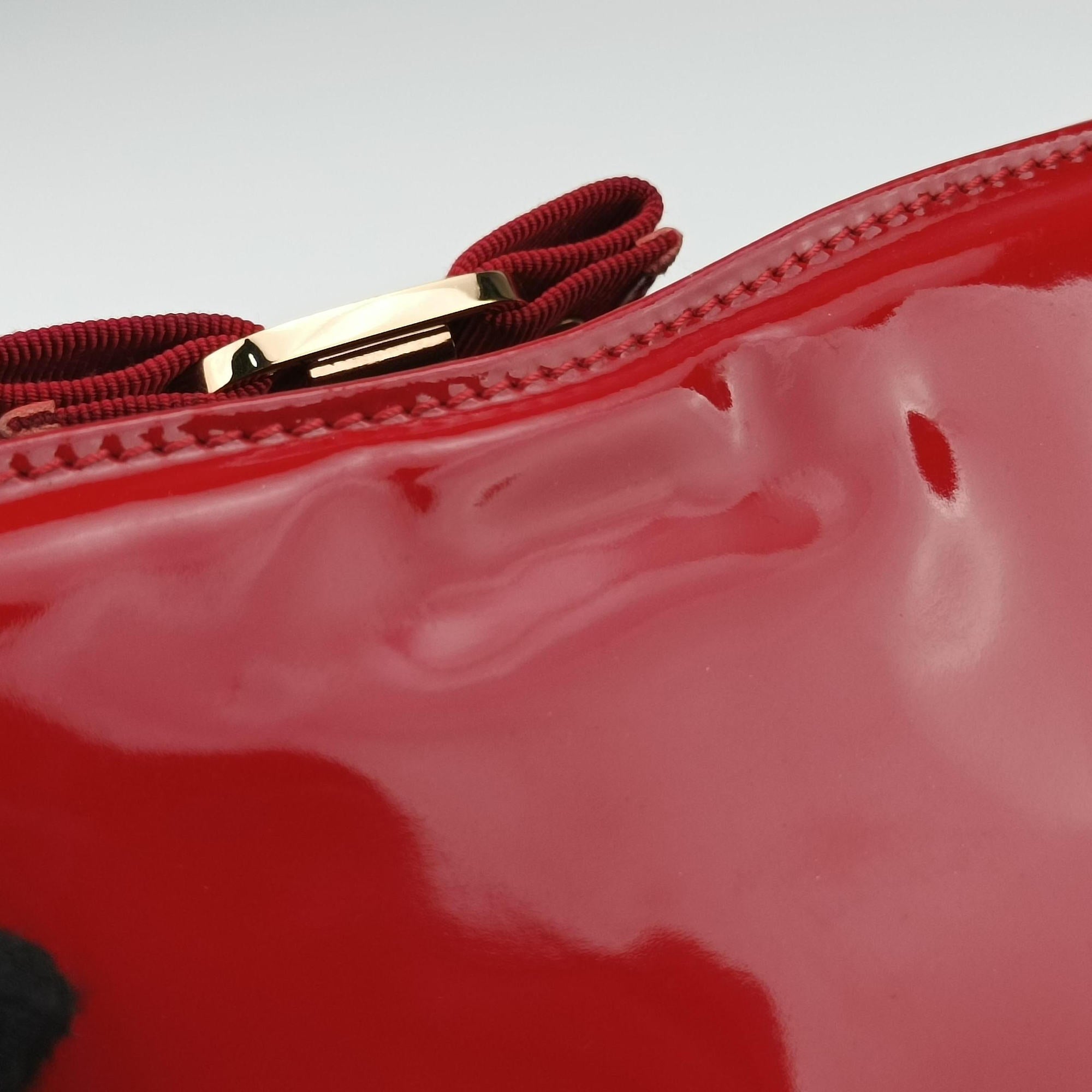 Vara Bow Red Patent Leather RN136180843ヴァラ リボン レッド パテントレザー RN136180843