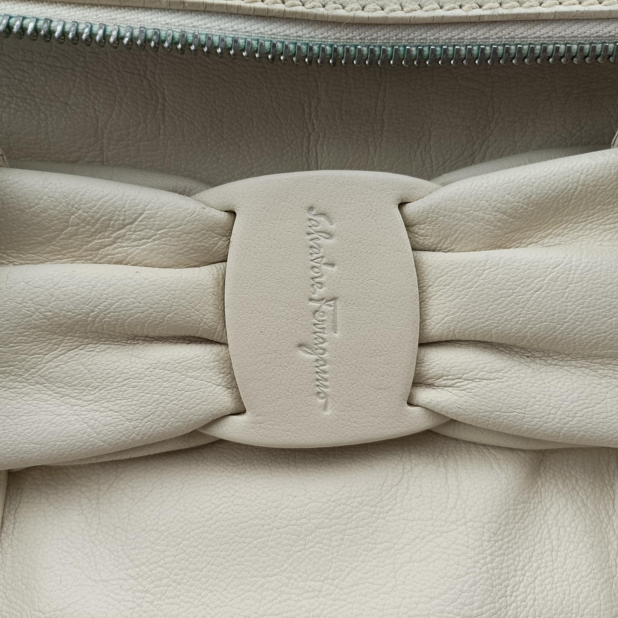 Vara Bow White Leather EE-21A907ヴァラ リボン ホワイト レザー EE-21A907