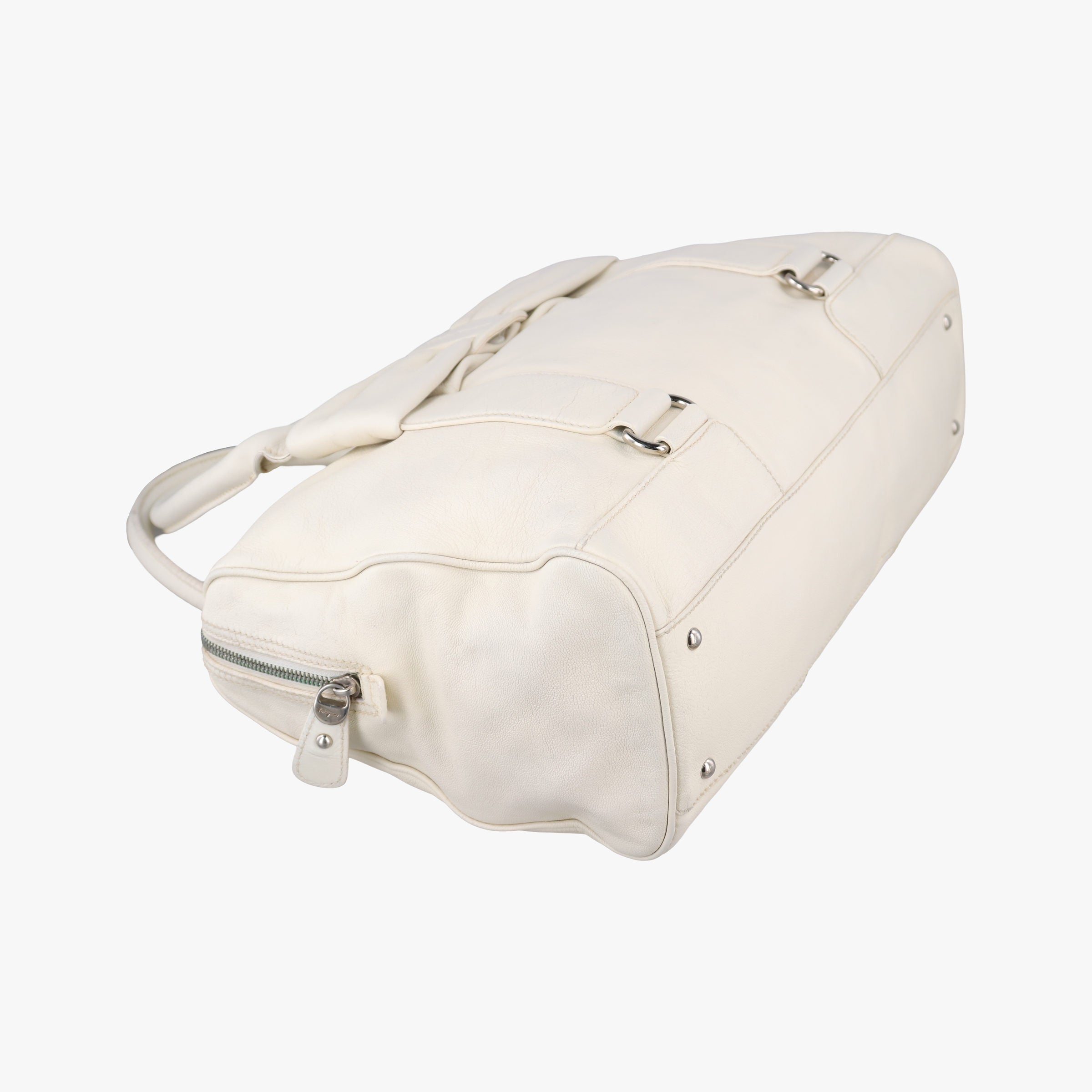 Vara Bow White Leather EE-21A907ヴァラ リボン ホワイト レザー EE-21A907