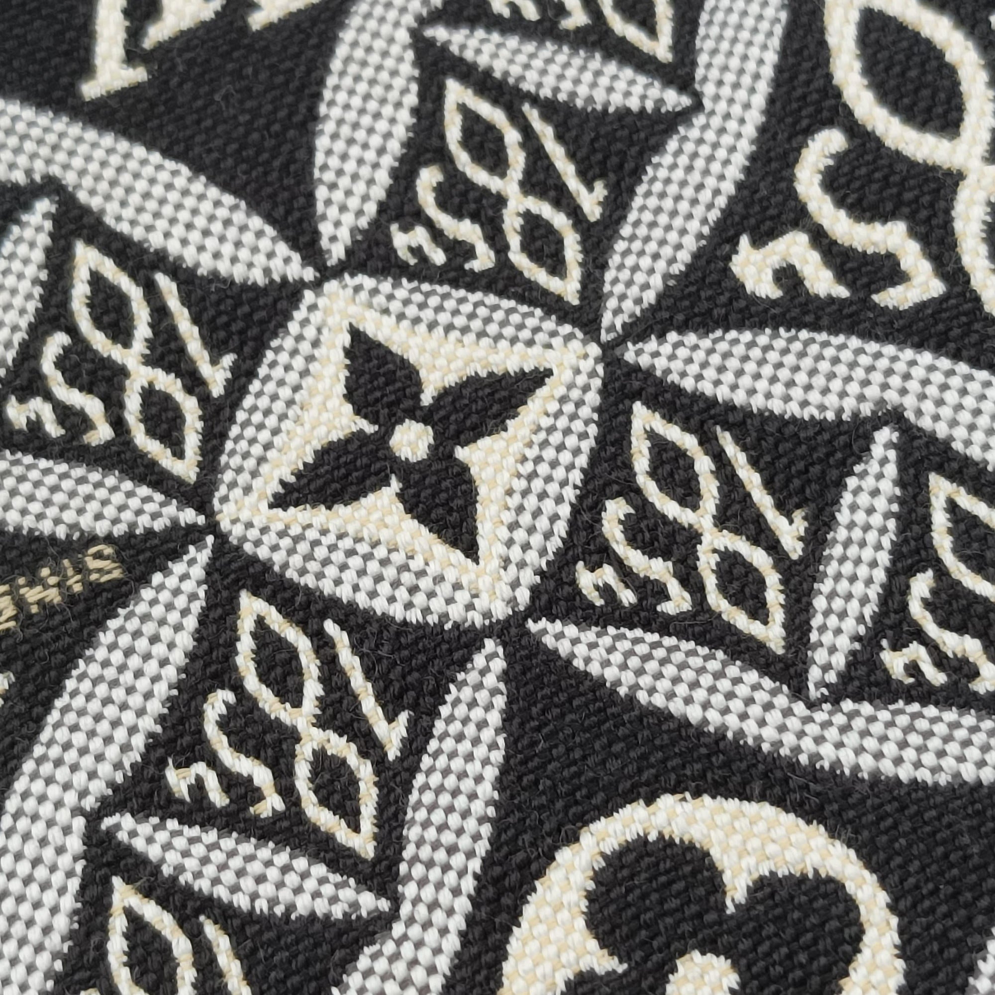 SINCE1854 On the Go GM Black×White jacquard canvas x leather M57207 FL4240 IC ChipSINCE1854 オンザゴーGM ブラック×ホワイト ジャガードキャンバス×レザー M57207 FL4240 ICチップ