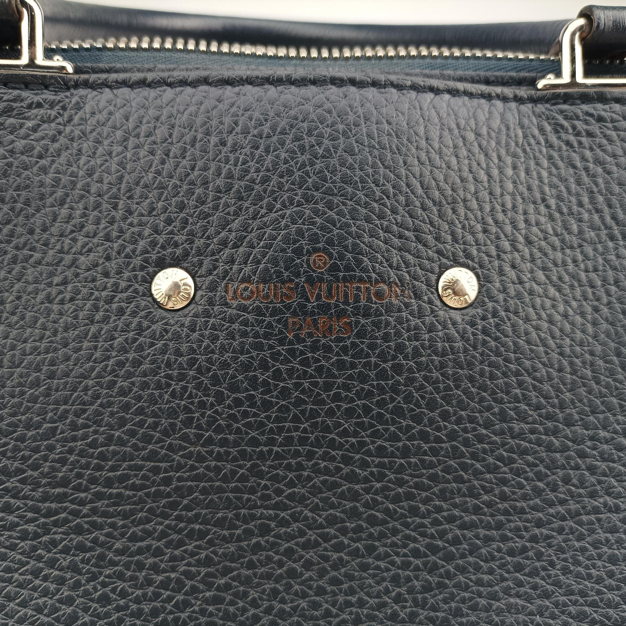 Armand Briefcase MM Navy Taurillon leather M54380 UB4157アルマンド ブリーフケース MM ネイビー トリヨンレザー M54380 UB4157