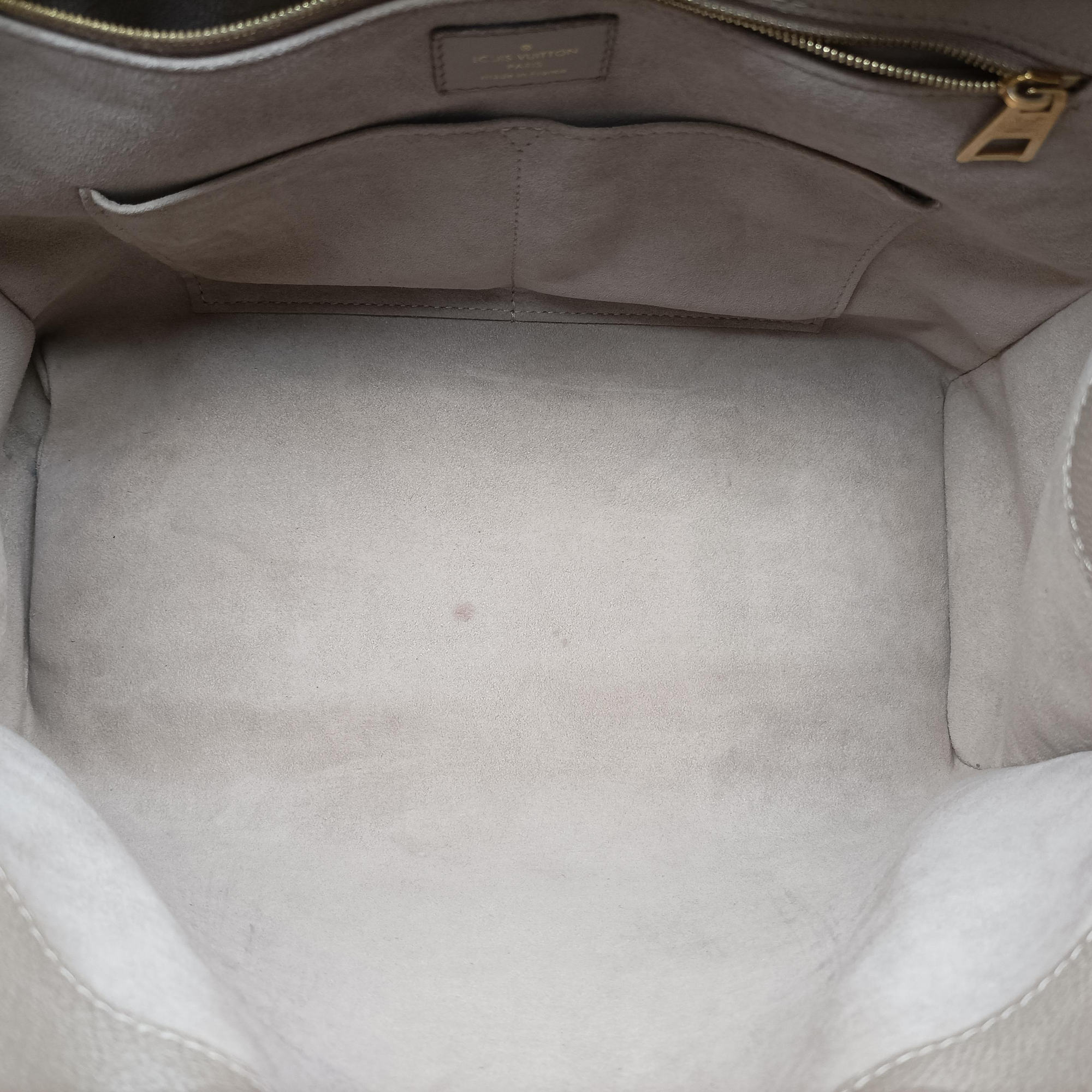 OntheGo MM Beige Monogram Empreinte M45607 IC ChipオンザゴーMM ベージュ系 モノグラム アンプラント M45607 ICチップ