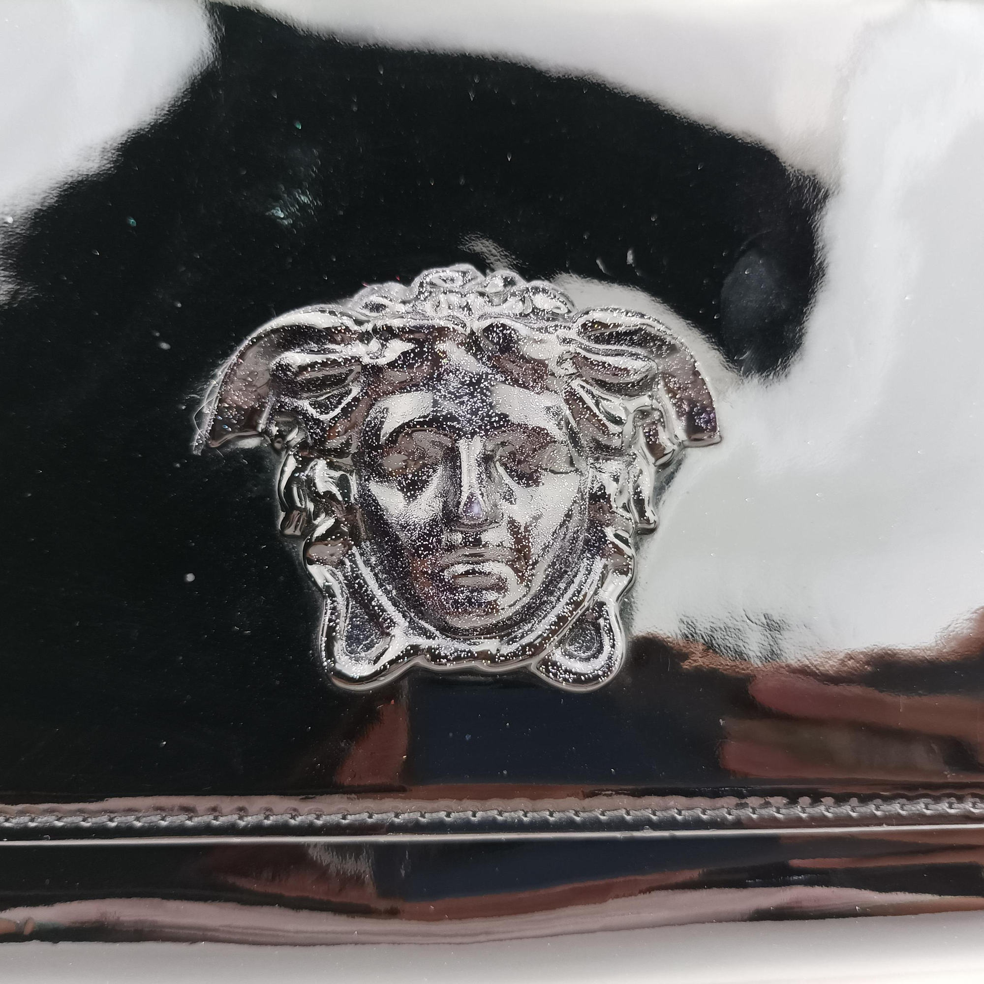La Medusa Black Enamel CLG 616178747440ラ メデューサ ブラック エナメル CLG 616178747440