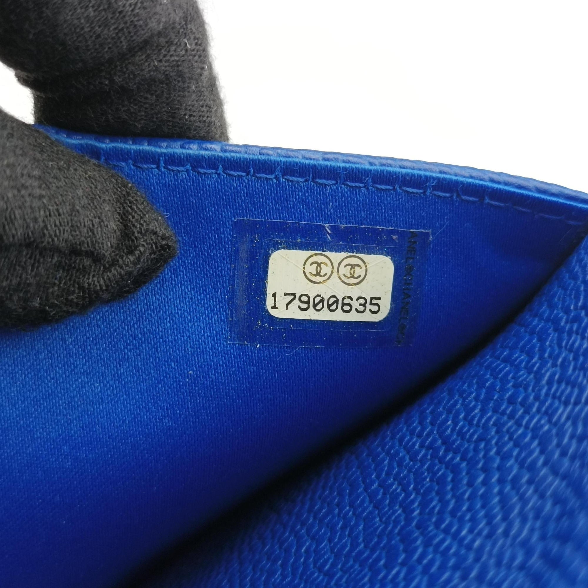 Caviar Wallet Chain Blue caviar skin A68872 17900635キャビア ウォレット チェーン ブルー キャビアスキン A68872 17900635