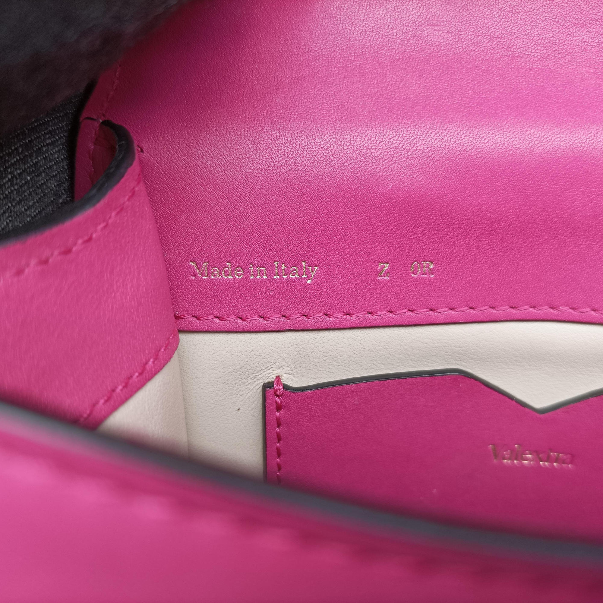Iside Rose Leather N 443666イジィデ ローズ レッド レザー N 443666