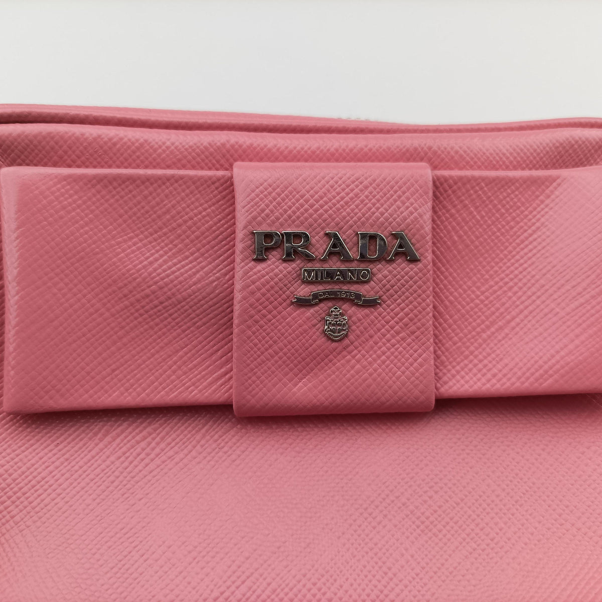 Ribbon Camera Pink Saffiano leather 1N1674 42 Iリボンカメラ ピンク サフィアーノレザー 1N1674 42 I
