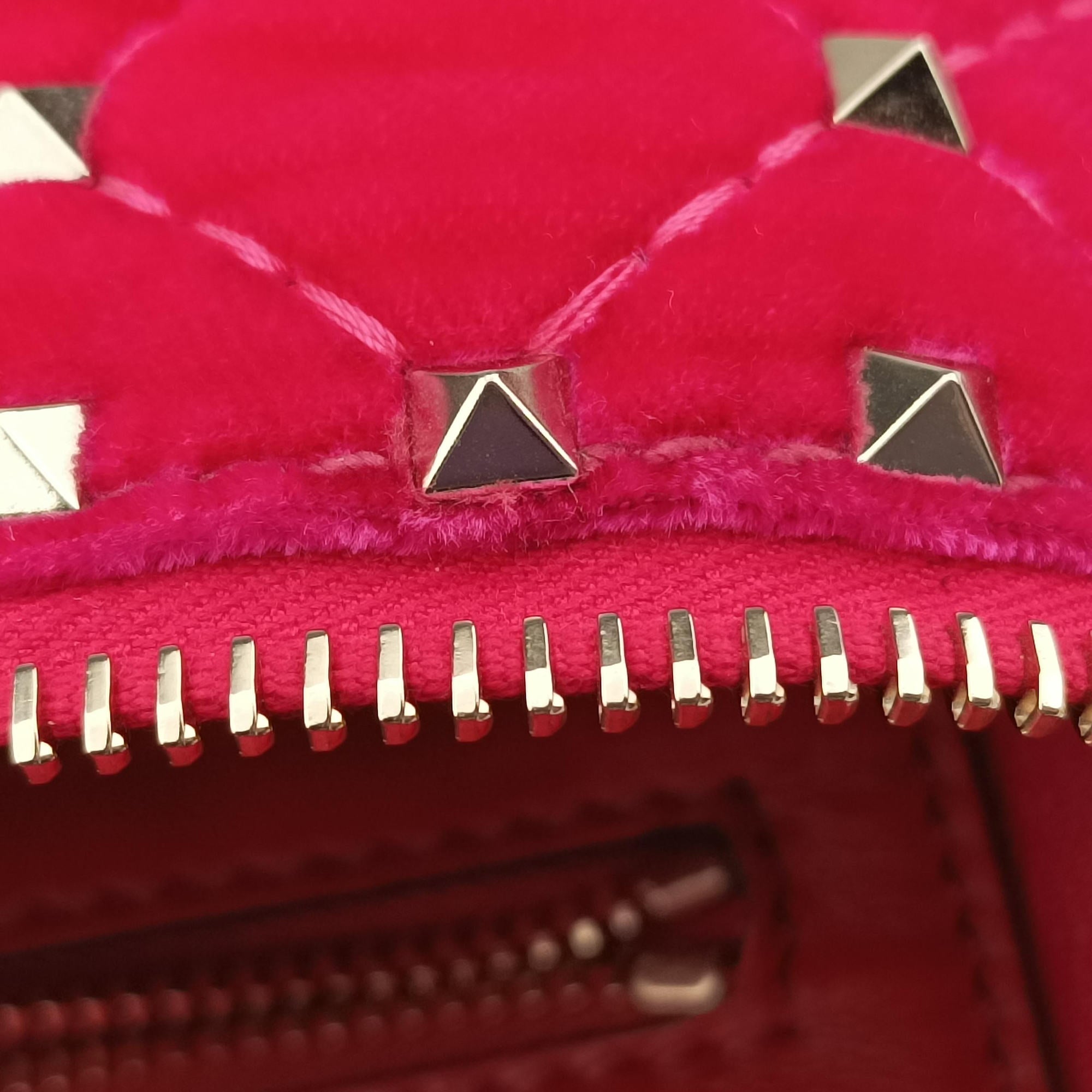 Rockstud Red Velvet GF-QB46VLL2ロックスタッズ レッド ベルベット GF-QB46VLL2