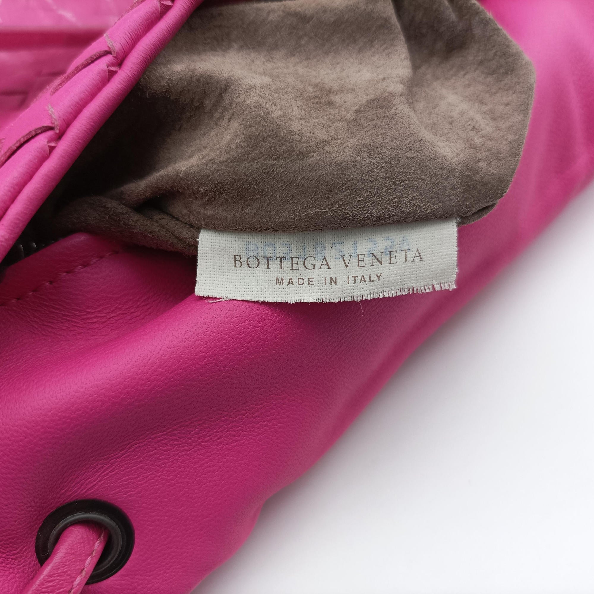 Intrecciato Rose lambskin B03182155Vイントレチャート ローズ レッド ラムスキン B03182155V