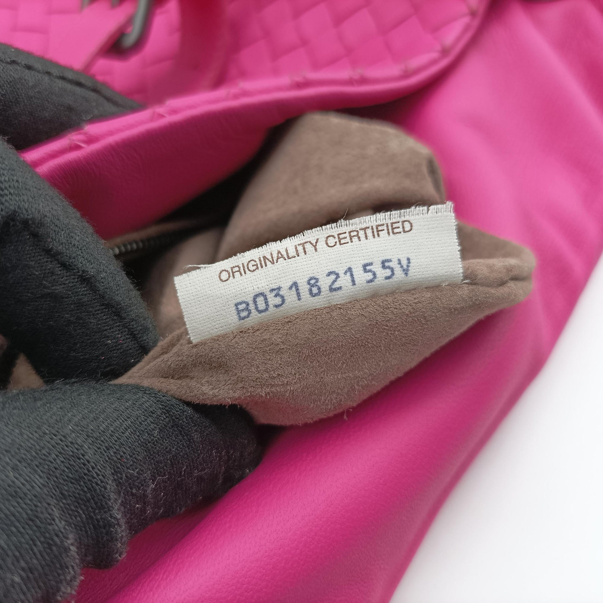 Intrecciato Rose lambskin B03182155Vイントレチャート ローズ レッド ラムスキン B03182155V