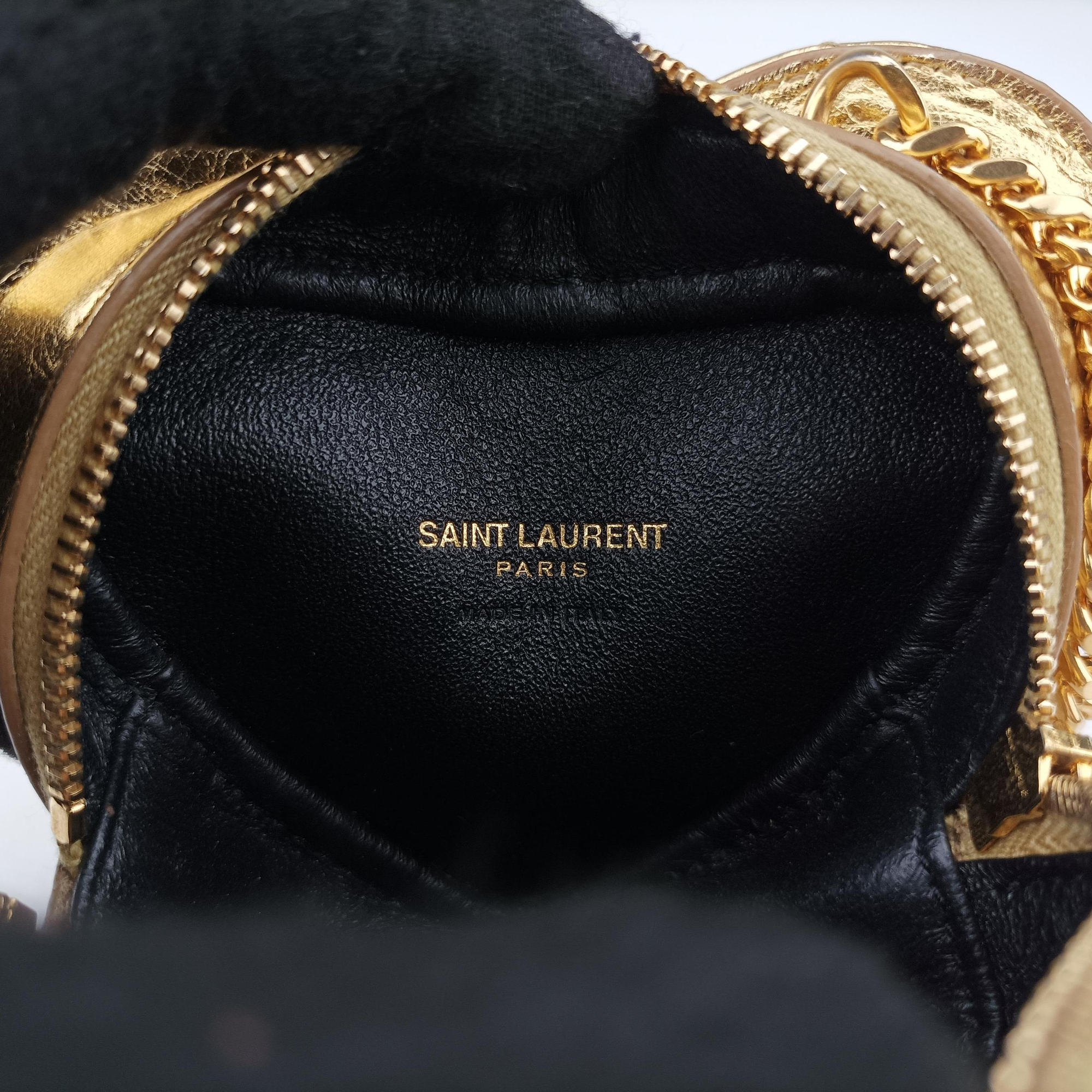 Love heart V stitch Golden Leather 448050 VLR448050.0616ラブハート Vステッチ ゴールド レザー 448050 VLR448050.0616