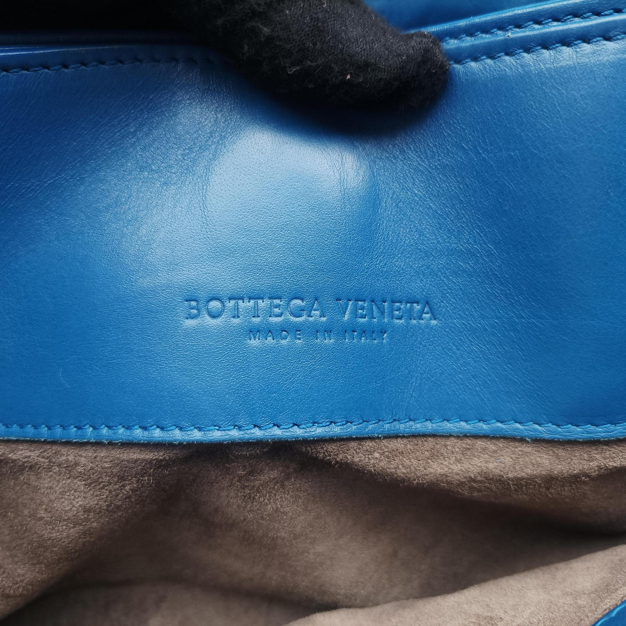 Roma Intrecciato Blue lambskin B02460518Fローマ イントレチャート ブルー ラムスキン B02460518F