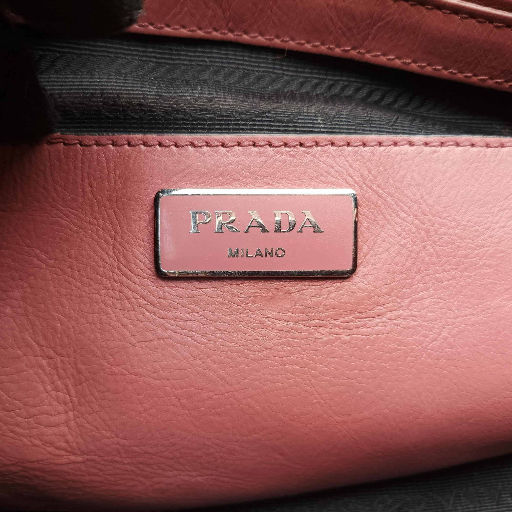 Twin Pocket Winged Tote Pink Leather BN2619 103ツイン ポケット ウィング トート ピンク レザー BN2619 103