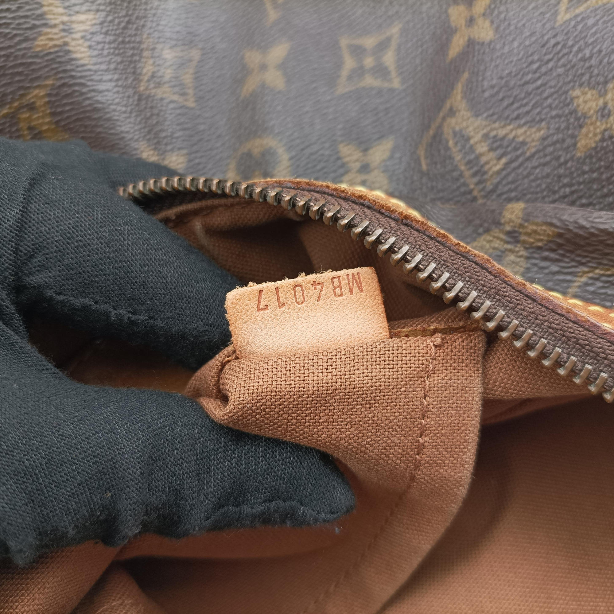 TULUM GM Brown Monogram Canvas M40075 MB4017トゥラムGM モノグラム/ブラウン モノグラムキャンバス M40075 MB4017