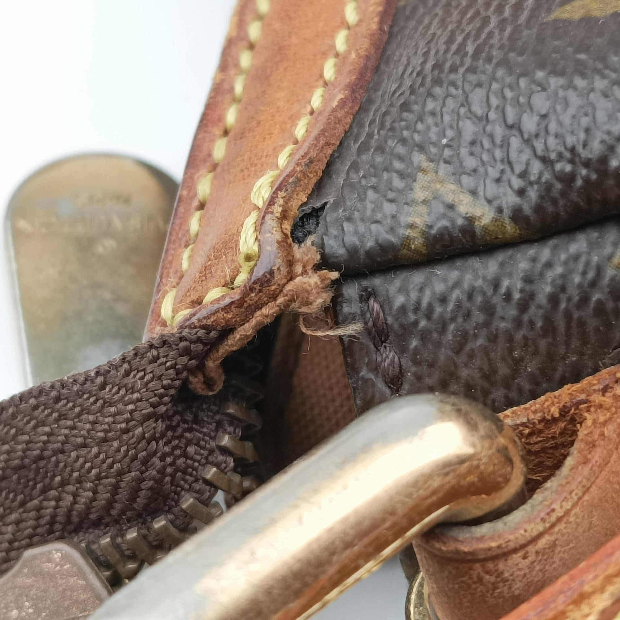 TULUM GM Brown Monogram Canvas M40075 MB4017トゥラムGM モノグラム/ブラウン モノグラムキャンバス M40075 MB4017