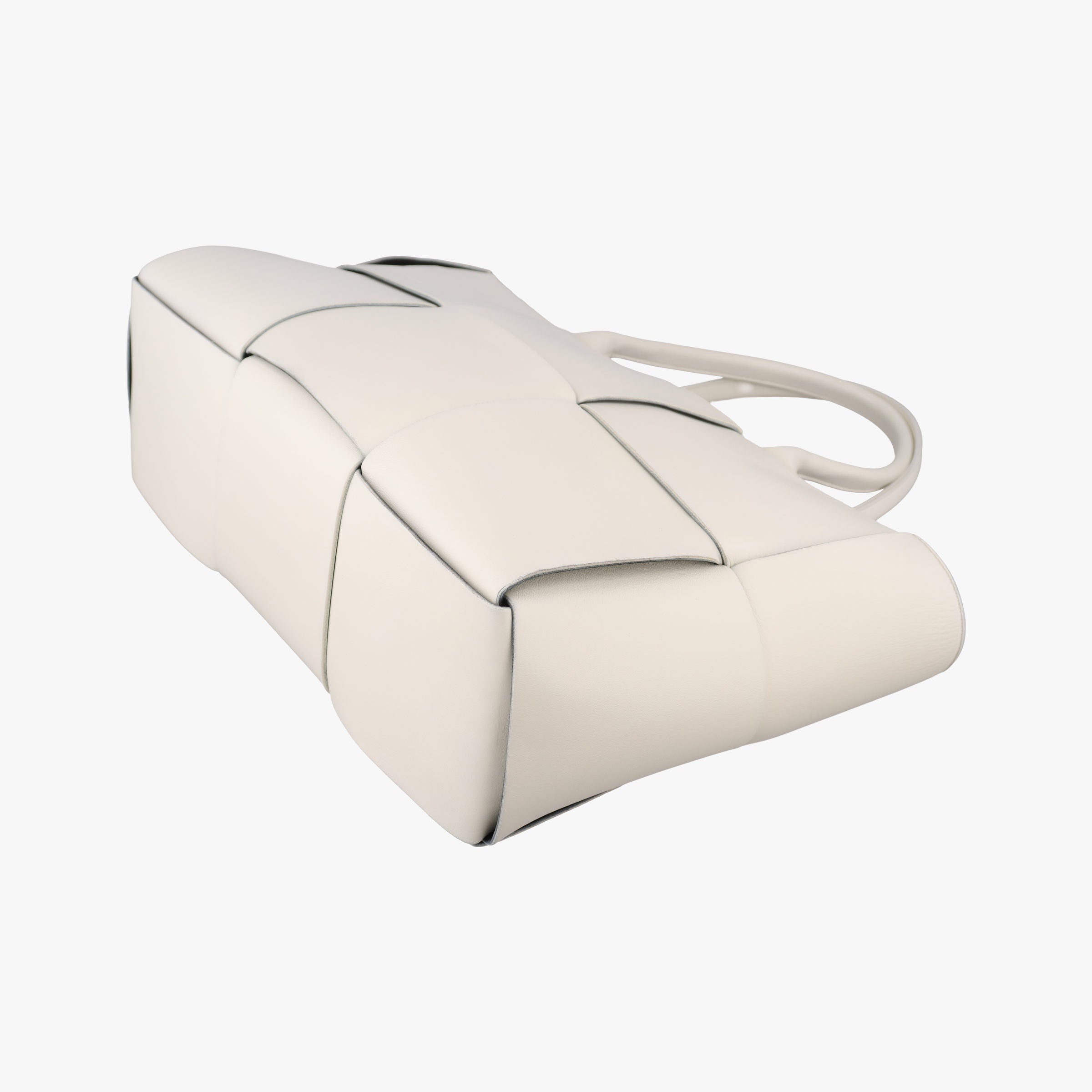 The Arcotote White lambskin B094788480ザ アルコトート ホワイト ラムスキン B094788480
