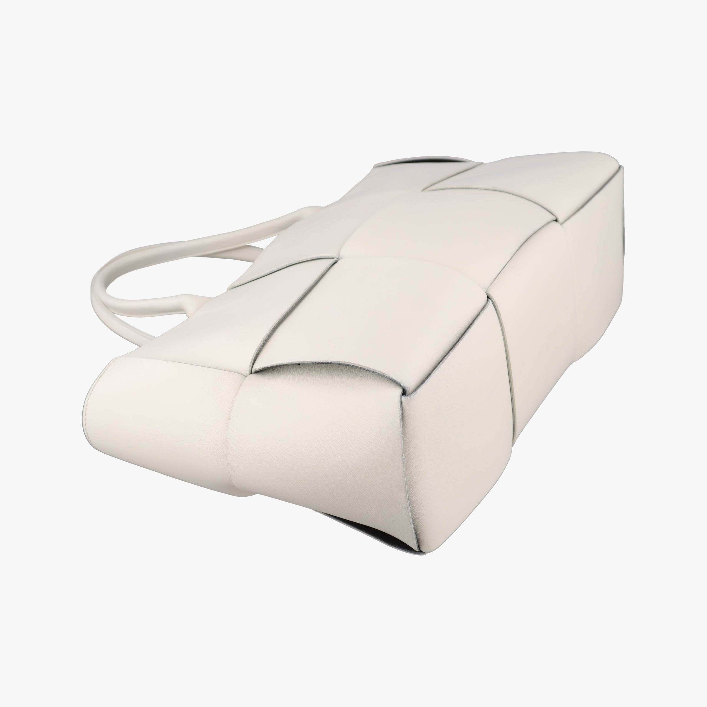 The Arcotote White lambskin B094788480ザ アルコトート ホワイト ラムスキン B094788480