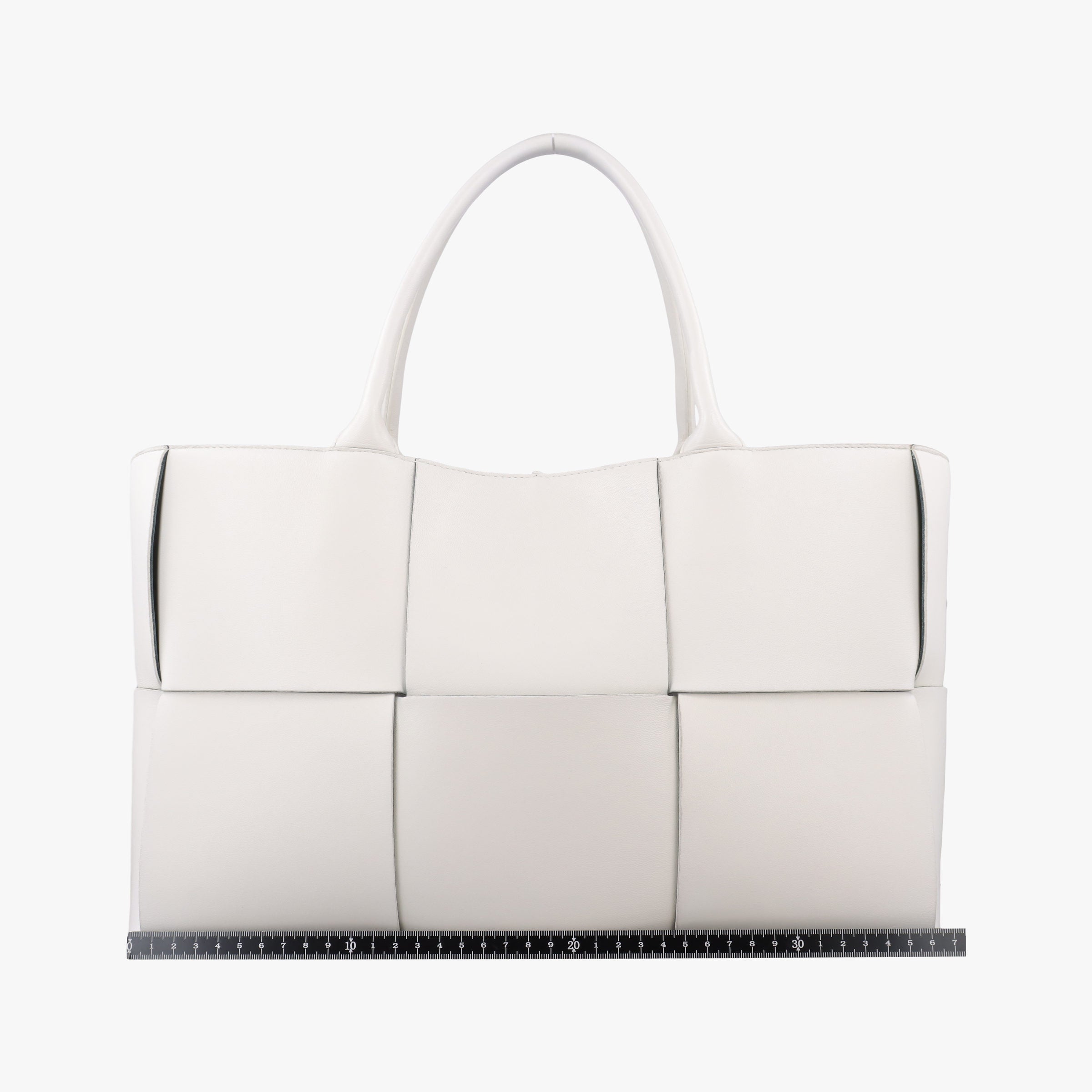 The Arcotote White lambskin B09451656Wザ アルコトート ホワイト ラムスキン B09451656W