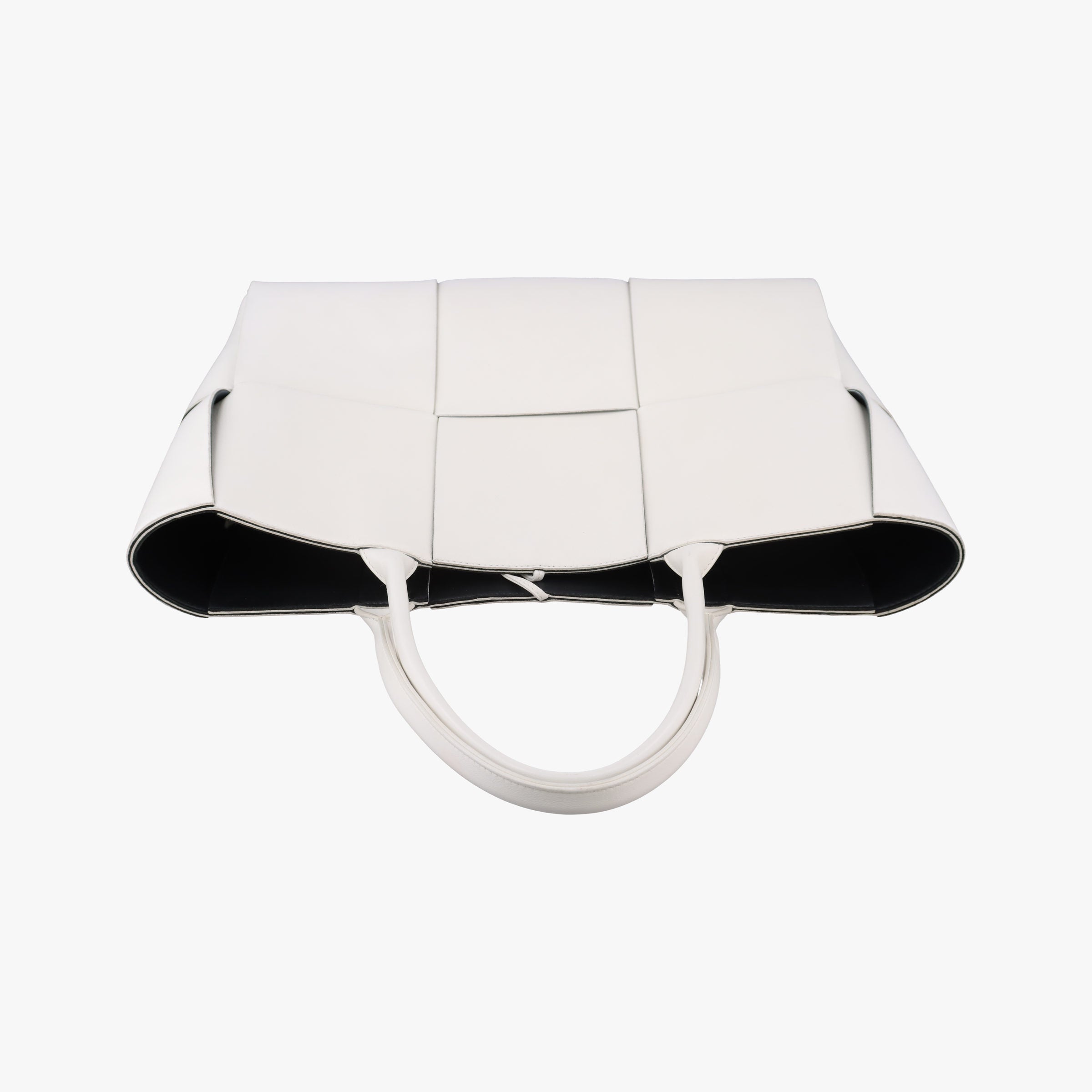 The Arcotote White lambskin B09451656Wザ アルコトート ホワイト ラムスキン B09451656W