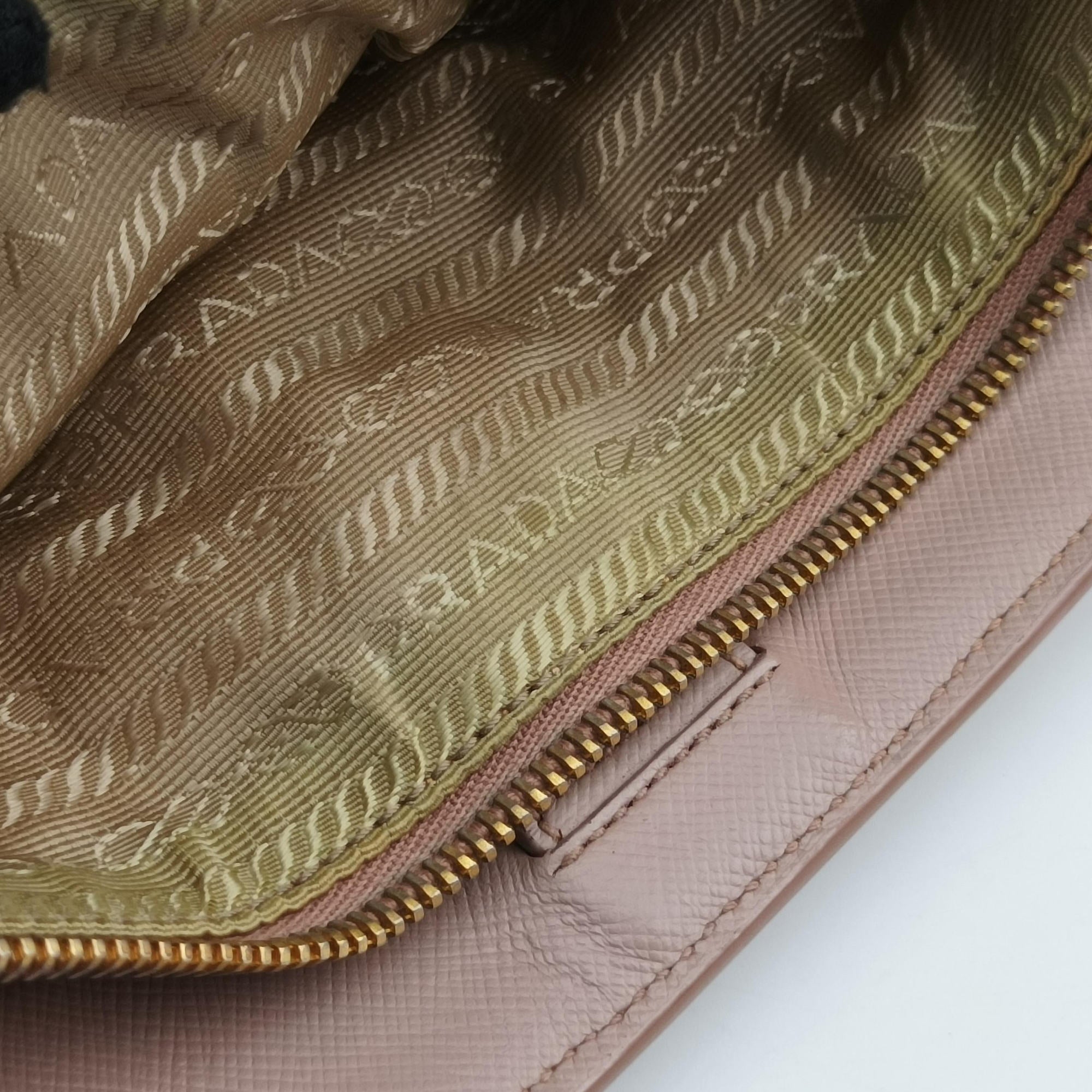 Galleria Pink SAFFIANO Leather BN1786 165 122ガレリア ピンク サフィアーノレザー BN1786 165 122