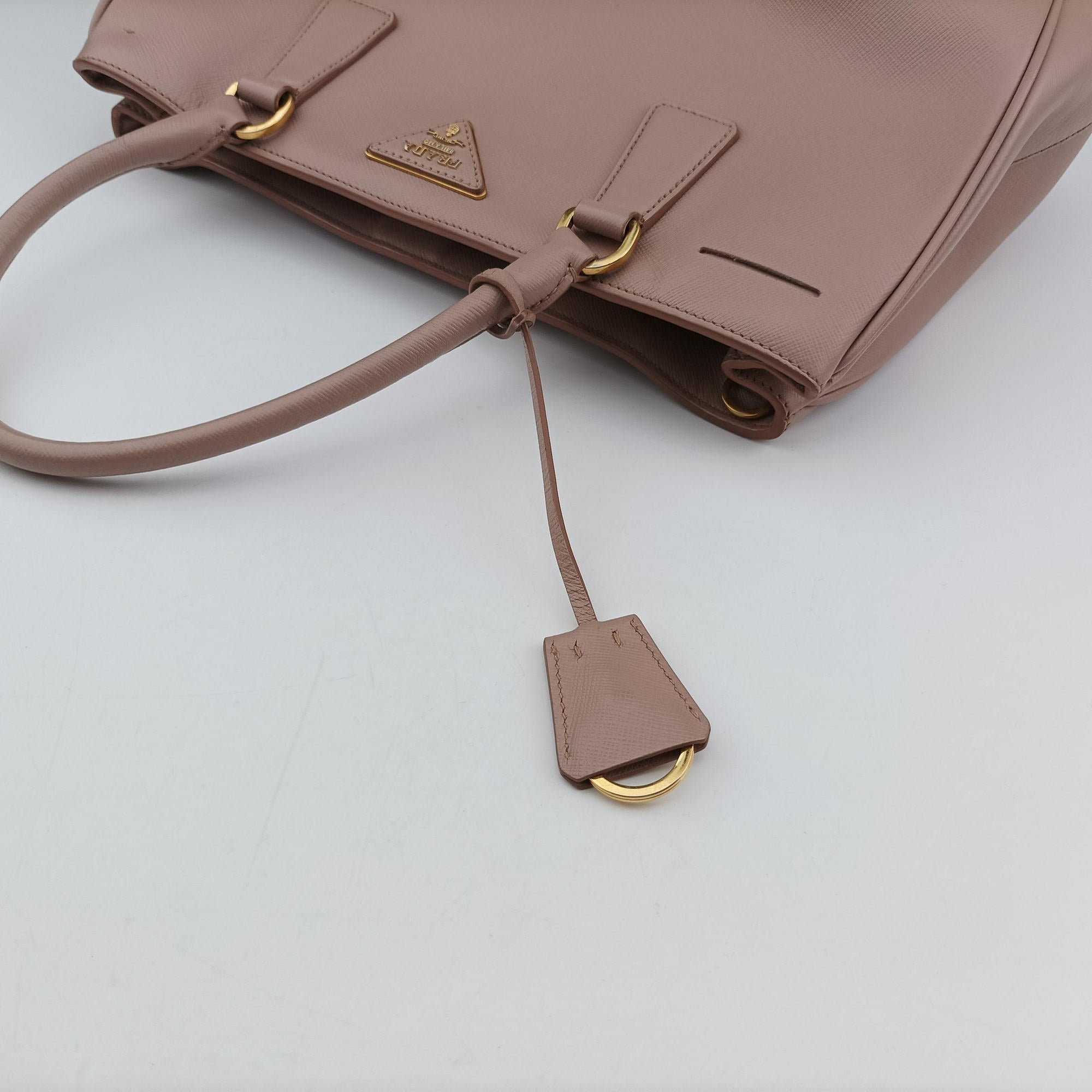 Galleria Pink SAFFIANO Leather BN1786 165 122ガレリア ピンク サフィアーノレザー BN1786 165 122