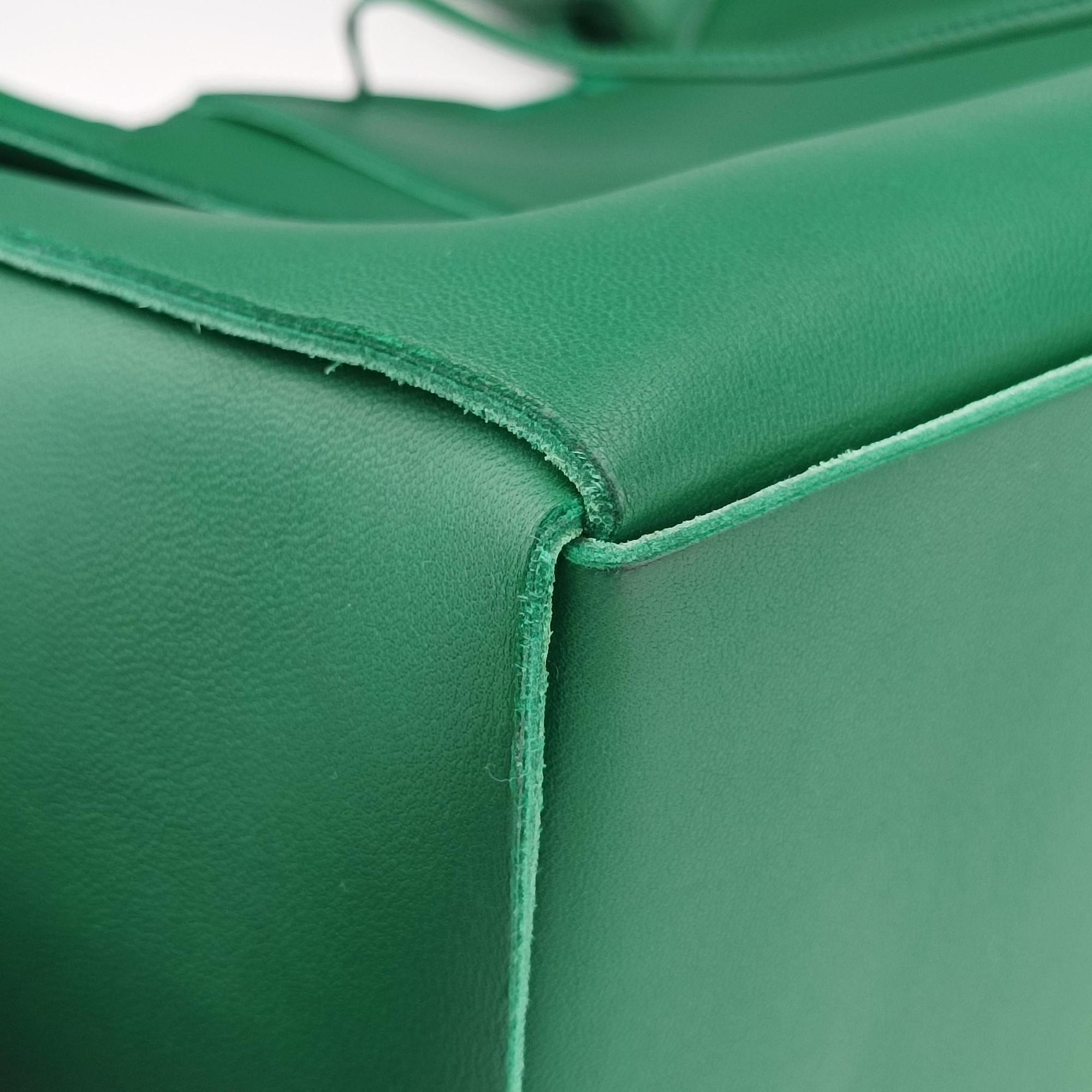 THE ARCO Tote Medium Green lambskin B09372800Lミディアム ザ アルコ トート グリーン ラムスキン B09372800L