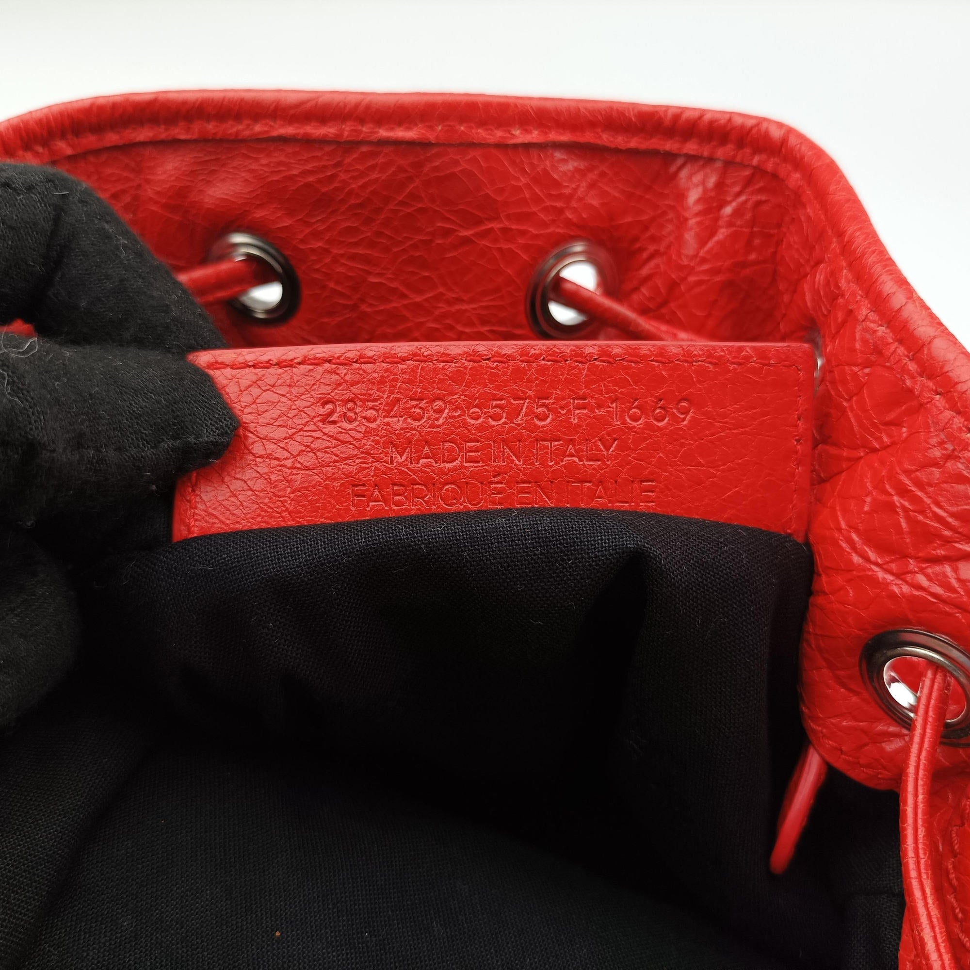 Pompon Red Leather 285439.6575.F.1669ポンポン レッド レザー 285439.6575.F.1669