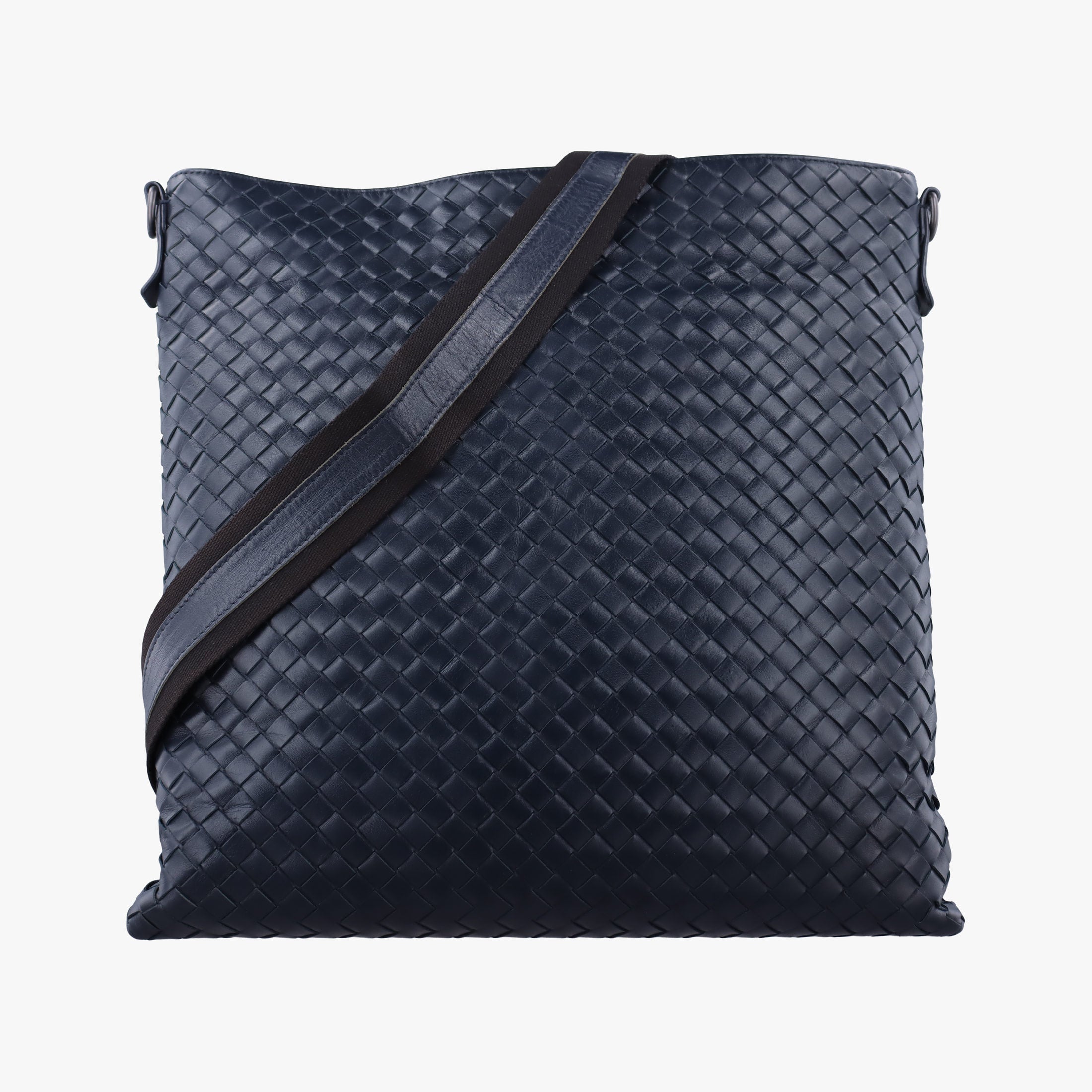 Intrecciato Navy lambskin B03645117Tイントレチャート ネイビー ラムスキン B03645117T