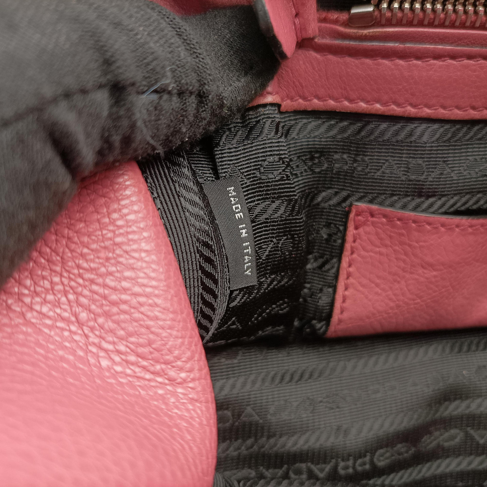 Twin Pocket Winged Tote Pink Leather BN2619 110ツイン ポケット ウィング トート ピンク レザー BN2619 110
