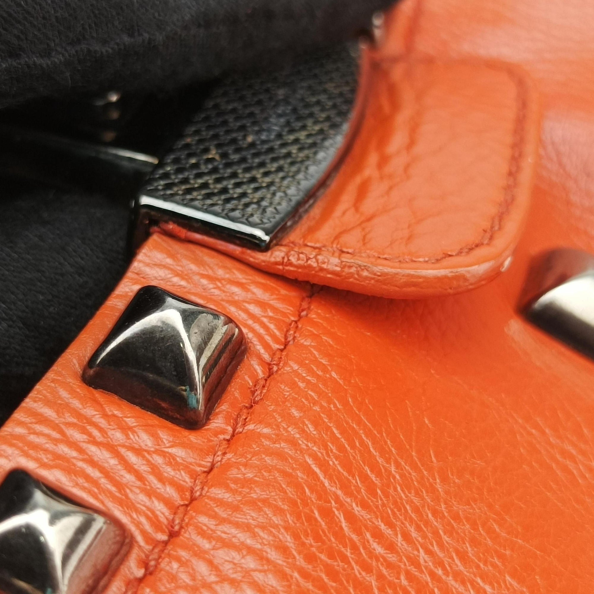 Studded Orange Leather 34 4スタッデッド オレンジ レザー 34 4