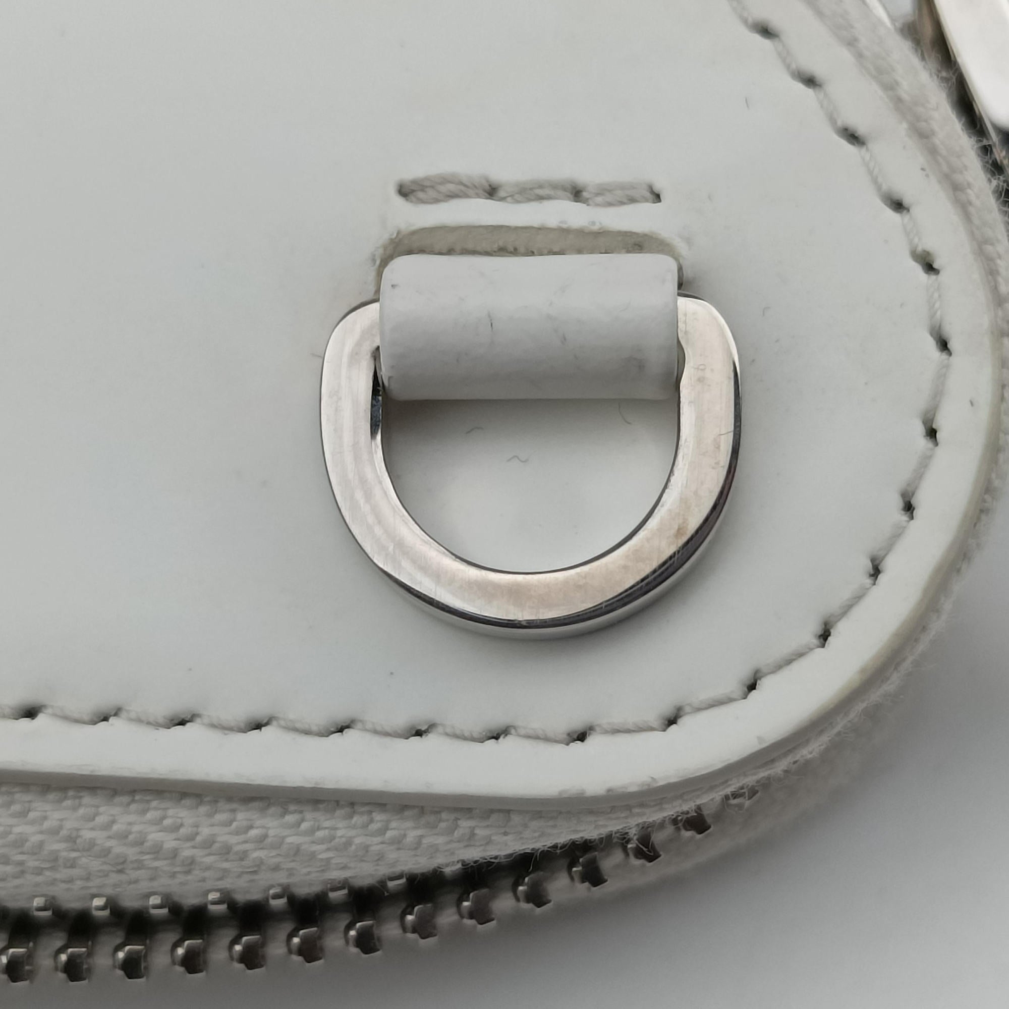 Triangle Chain Pouch White Leather 230-Aトライアングル チェーン ポーチ ホワイト レザー 230-A