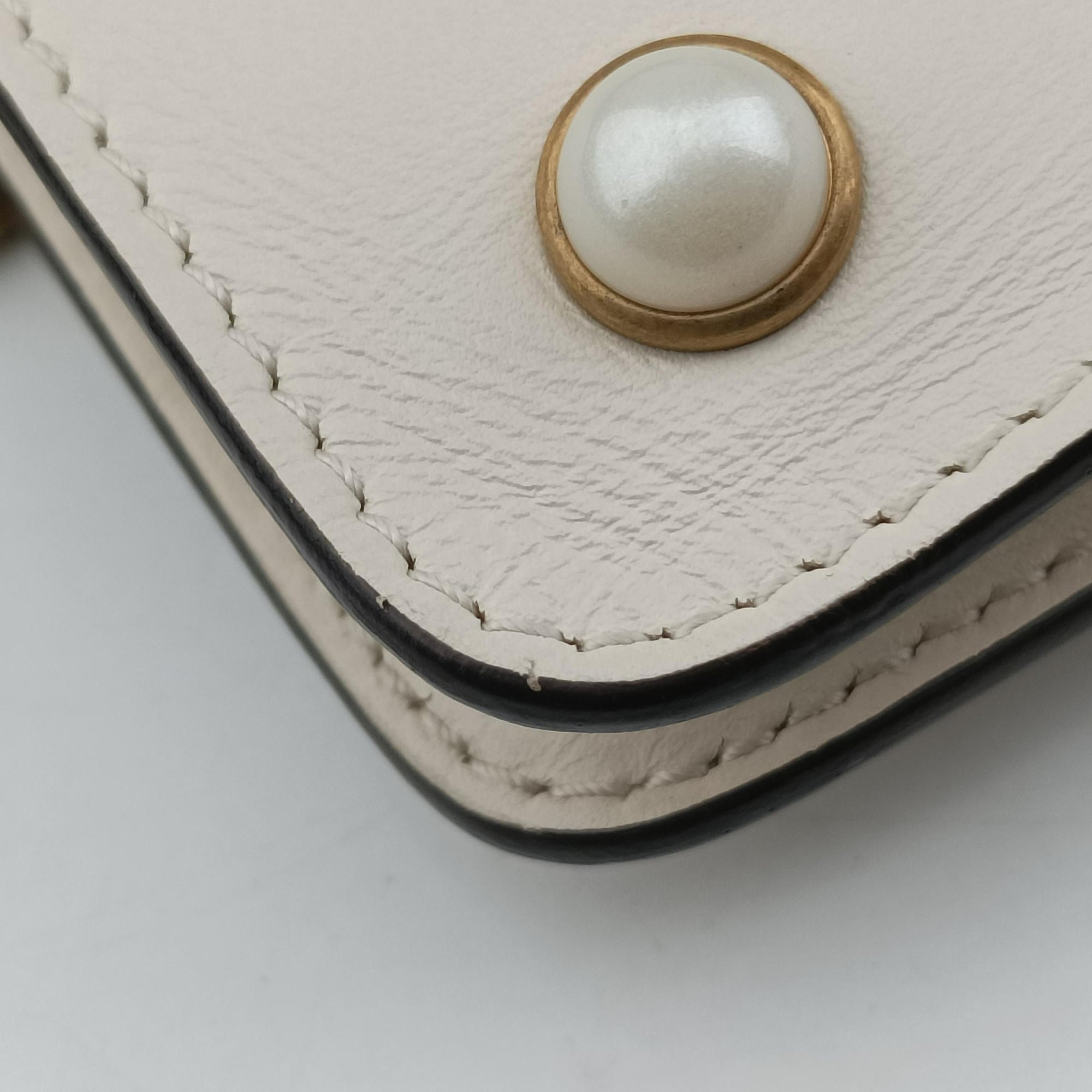 Broadway Pearl Bee White Leather 453778 E022493274ブロードウェイ パール ビー ホワイト レザー 453778 E022493274