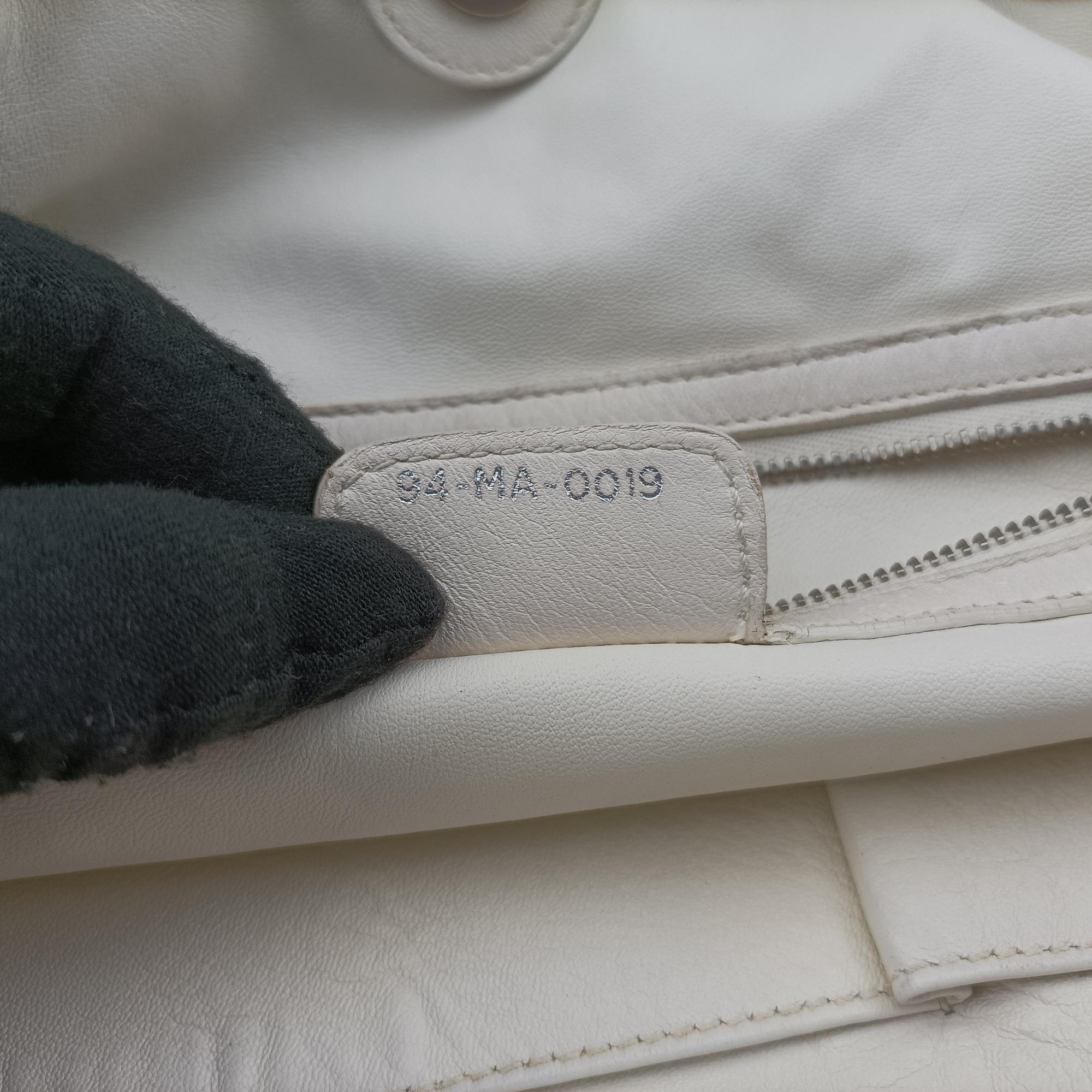 Cannage Dior Soft Shopping White lambskin 94-MA-0019カナージュ ディオール ソフトショッピング ホワイト ラムスキン 94-MA-0019