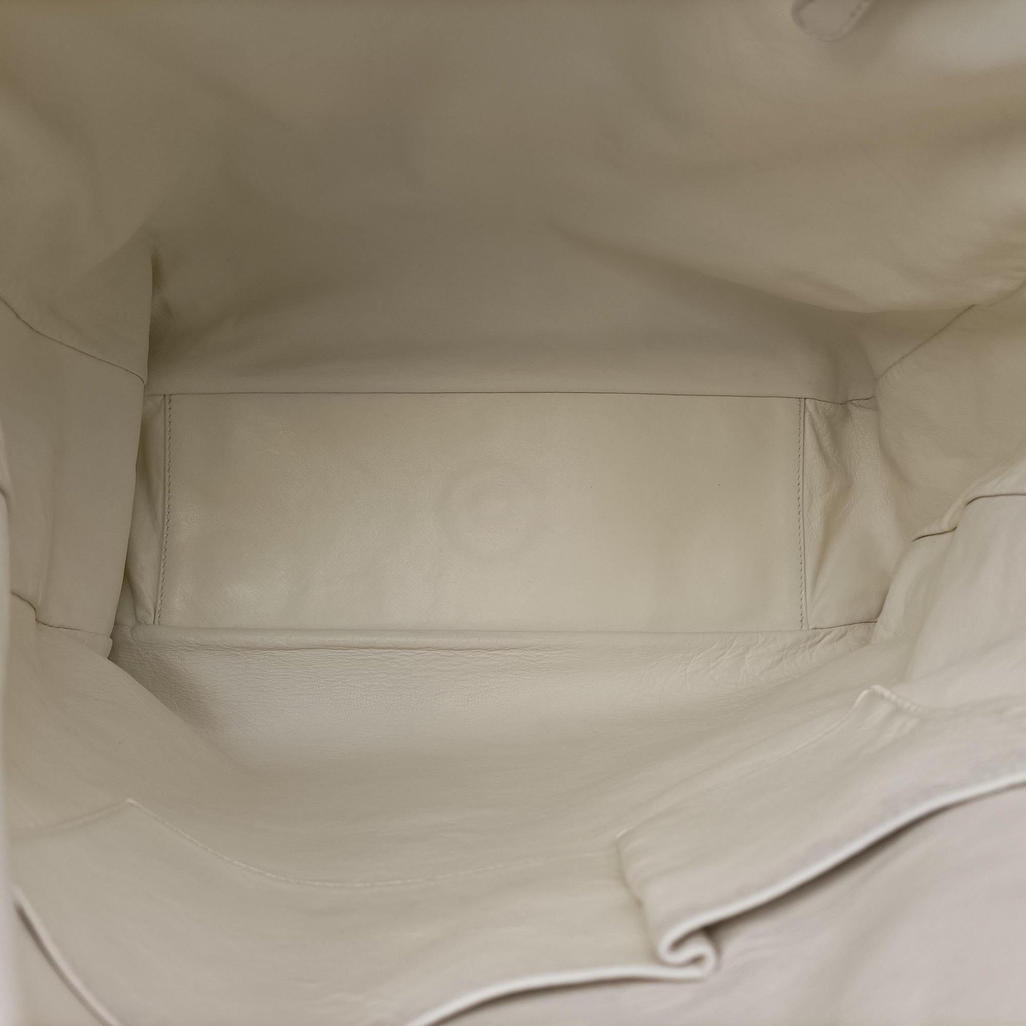 Cannage Dior Soft Shopping White lambskin 94-MA-0019カナージュ ディオール ソフトショッピング ホワイト ラムスキン 94-MA-0019