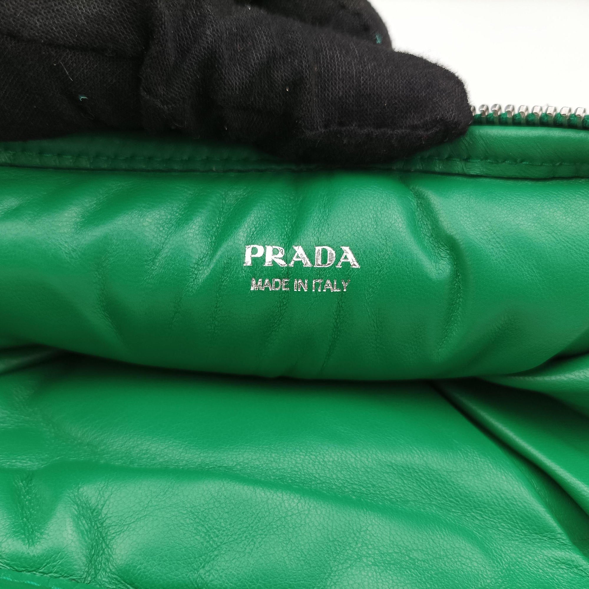 triangle mini Green Leather 1NR015 62トライアングル ミニ グリーン レザー 1NR015 62