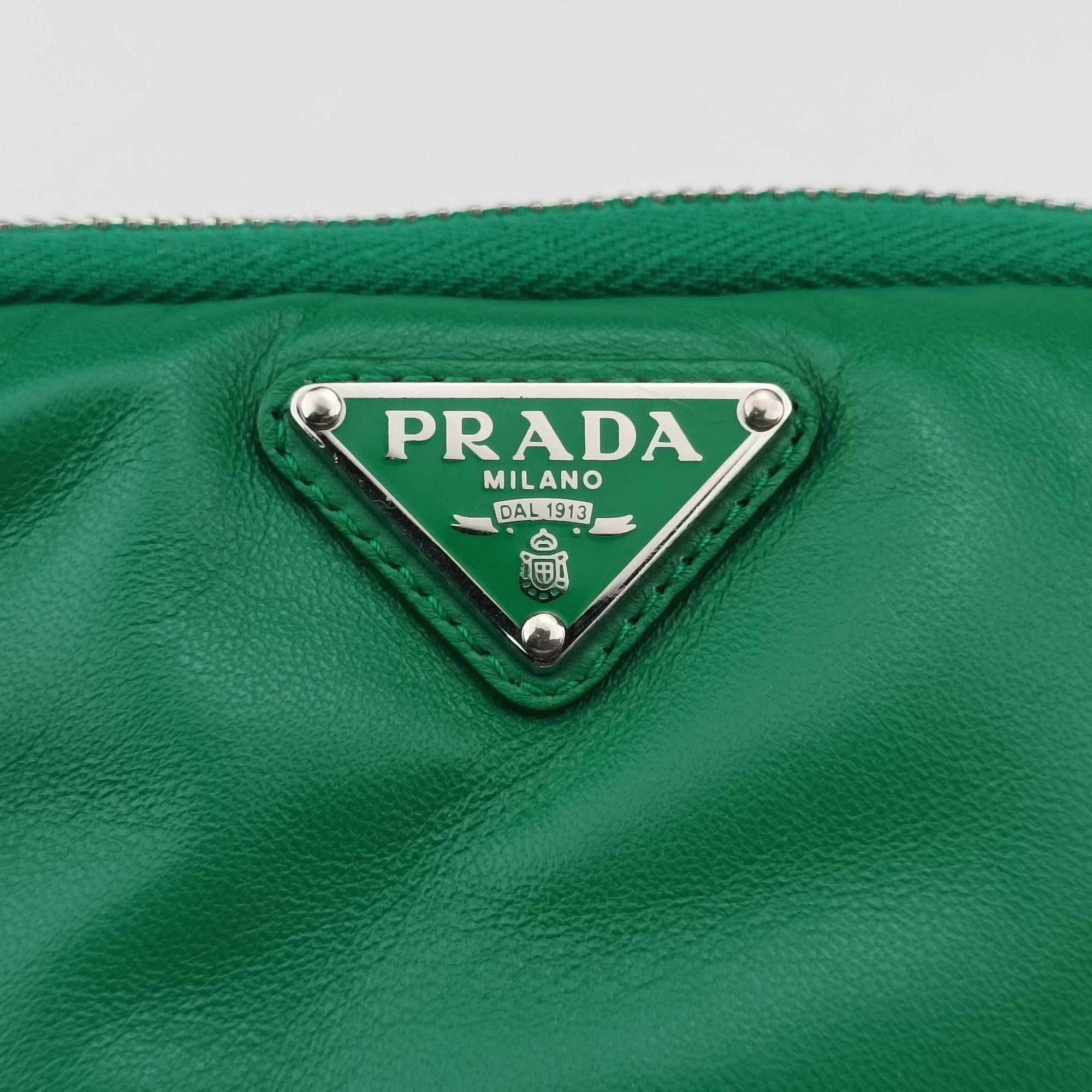 triangle mini Green Leather 1NR015 62トライアングル ミニ グリーン レザー 1NR015 62