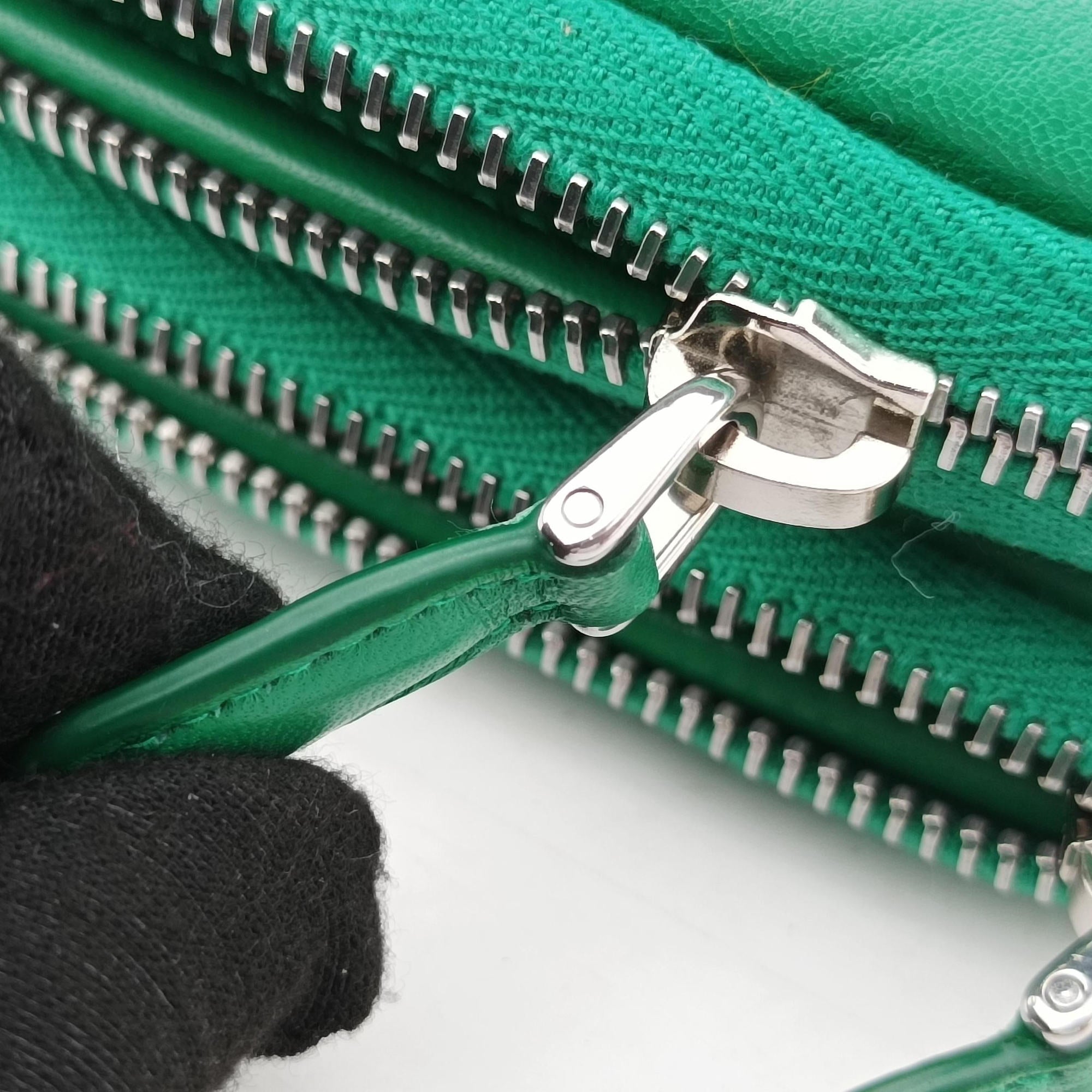 triangle mini Green Leather 1NR015 62トライアングル ミニ グリーン レザー 1NR015 62