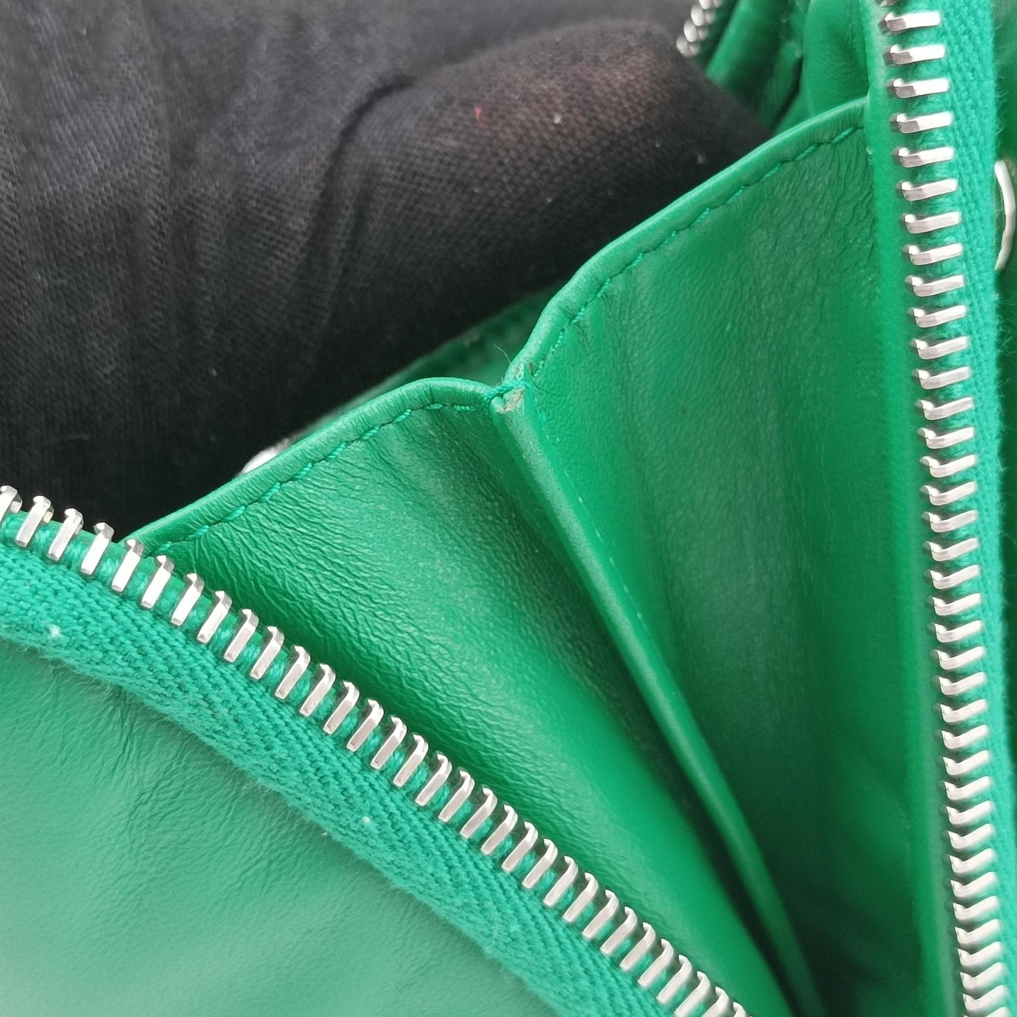triangle mini Green Leather 1NR015 62トライアングル ミニ グリーン レザー 1NR015 62