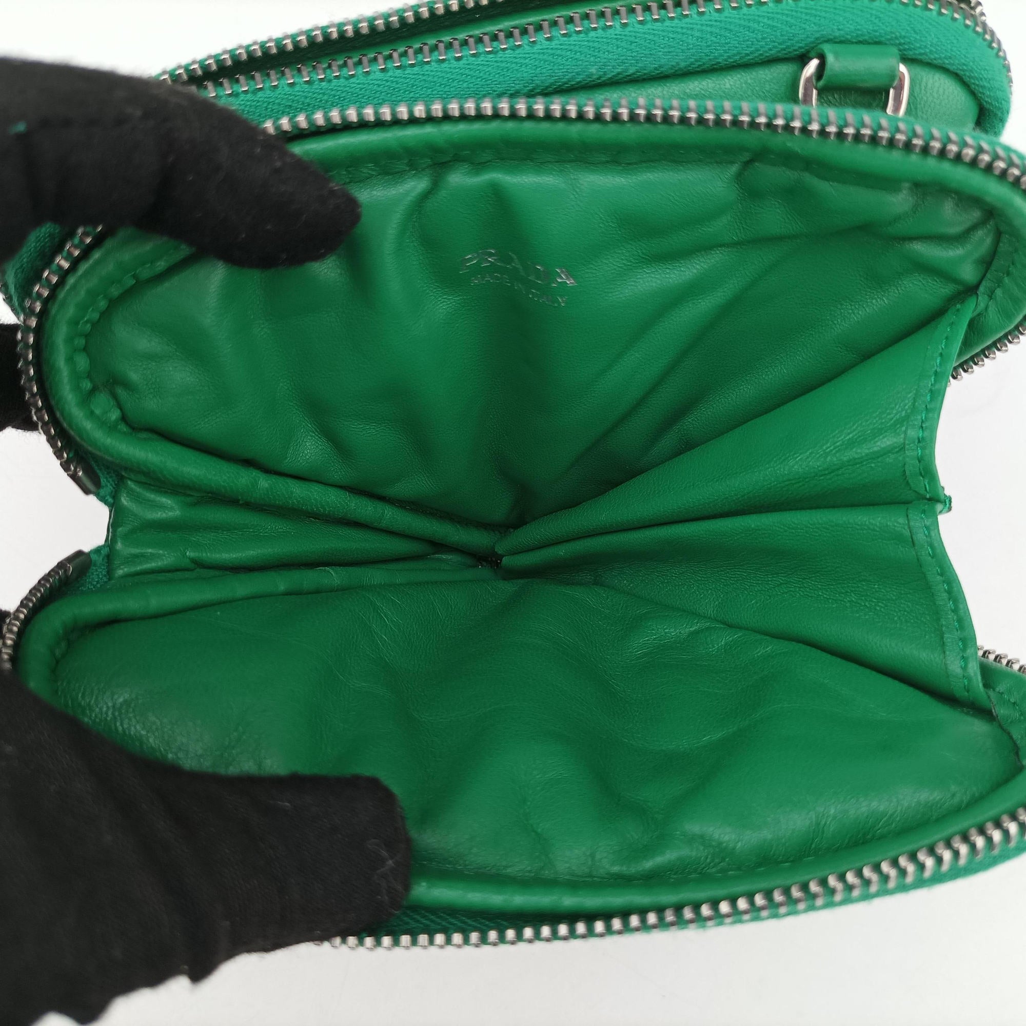 triangle mini Green Leather 1NR015 62トライアングル ミニ グリーン レザー 1NR015 62