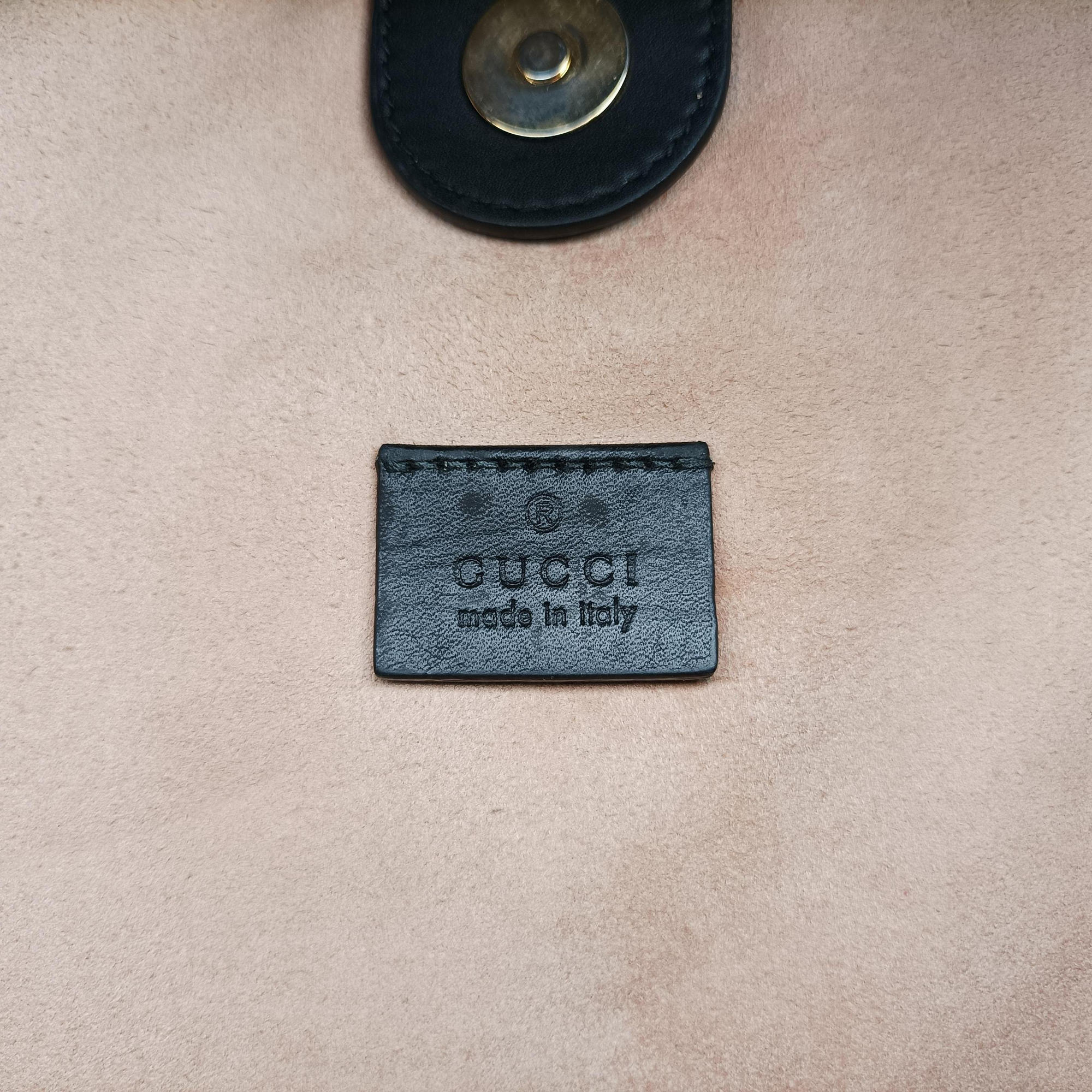 Rajah Red × Black velour × Leather 537219 C027641824ラジャ レッド × ブラック ベロア × レザー 537219 C027641824