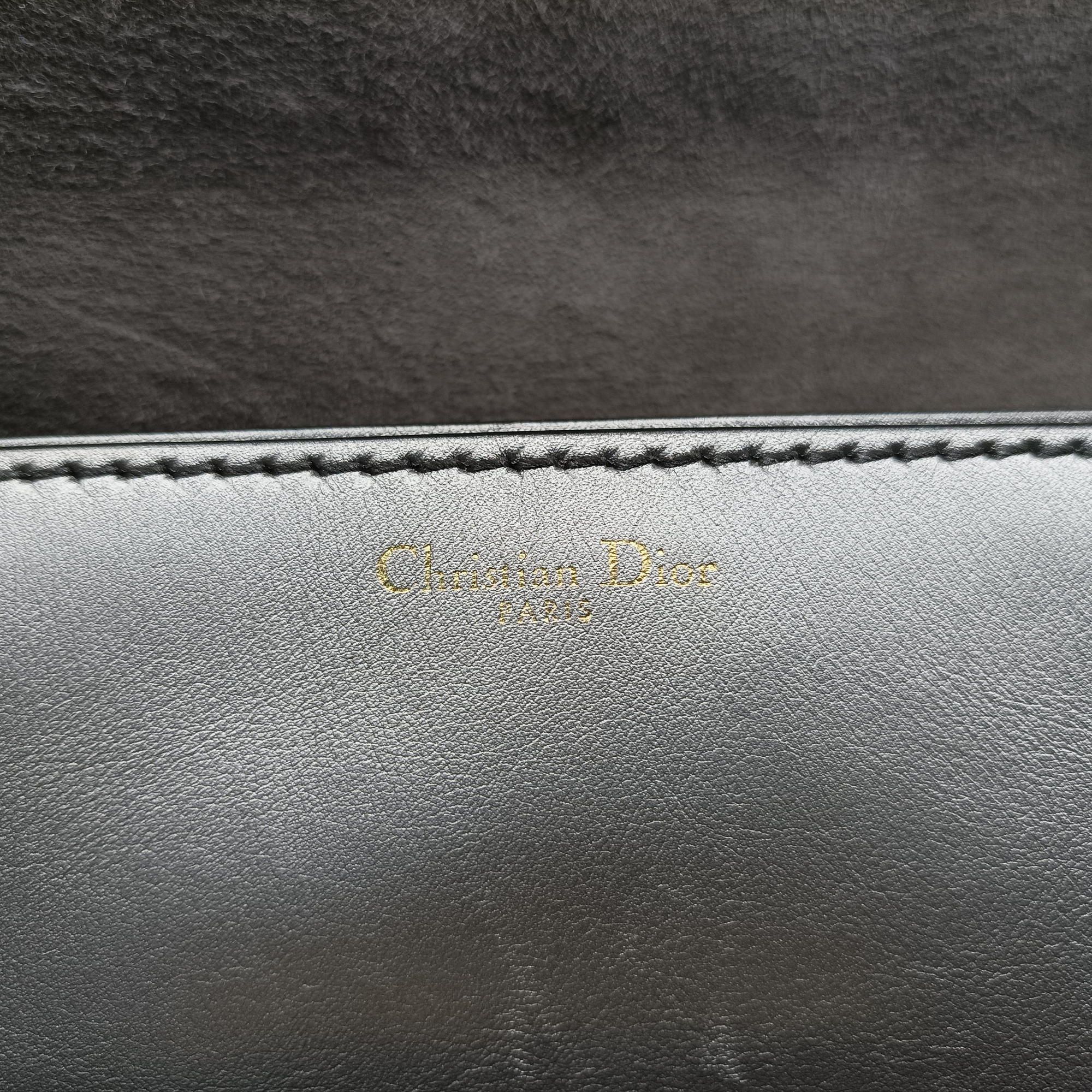 Diorevolution Silver Leather 19-MA-0147ディオール エボリューション フラップ シルバー レザー 19-MA-0147